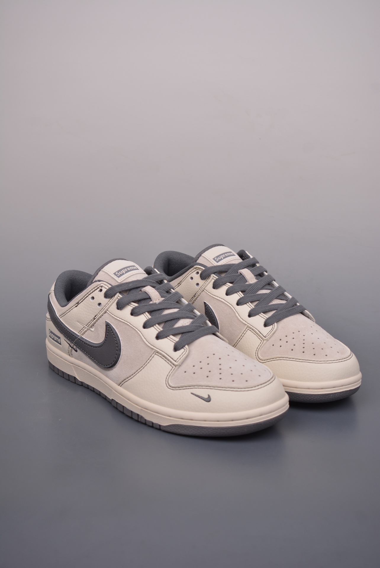 Nike SB Dunk Low Supreme collaborationHighly recommended products from - Shoe