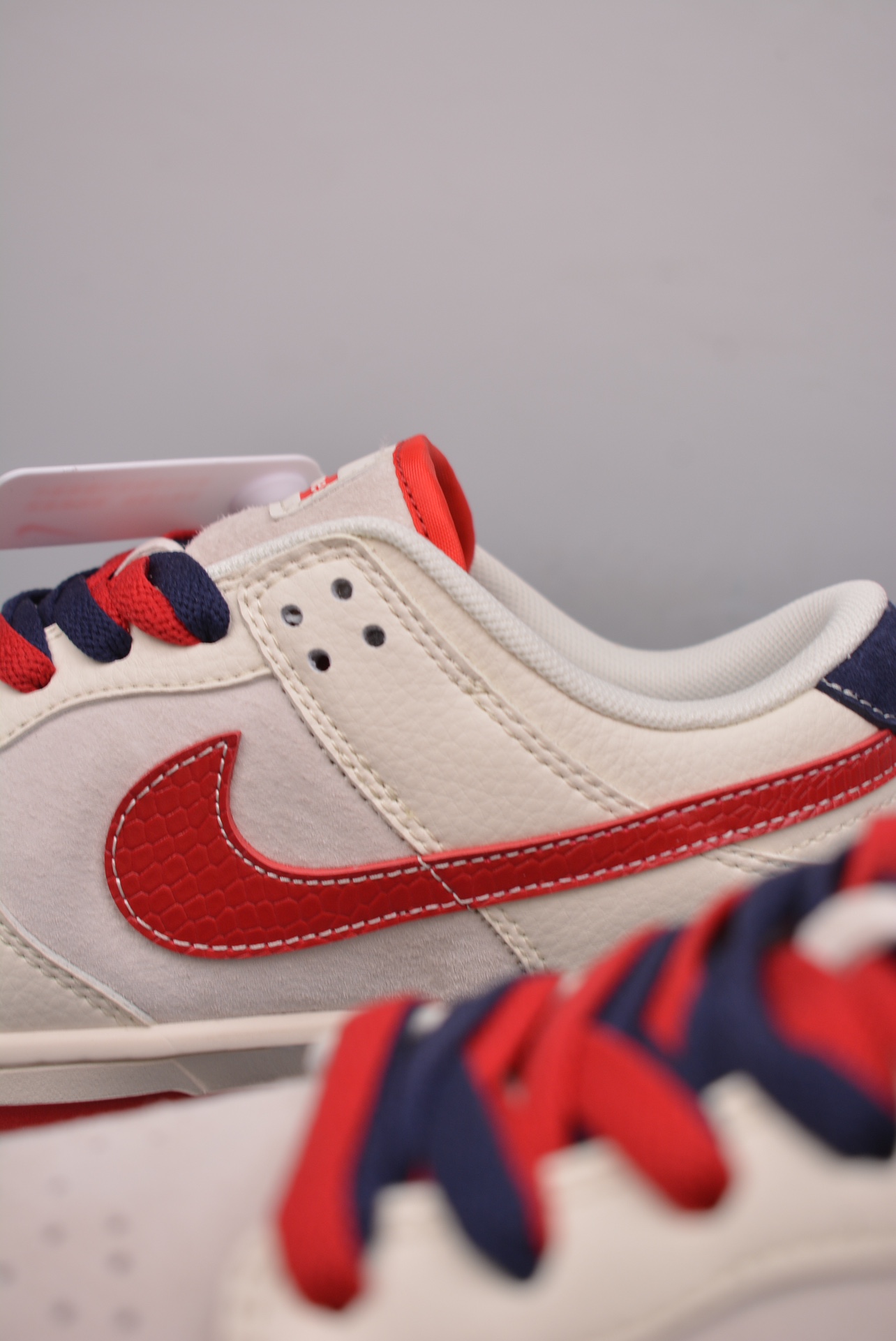 Nike SB Dunk Low Supreme联名 8