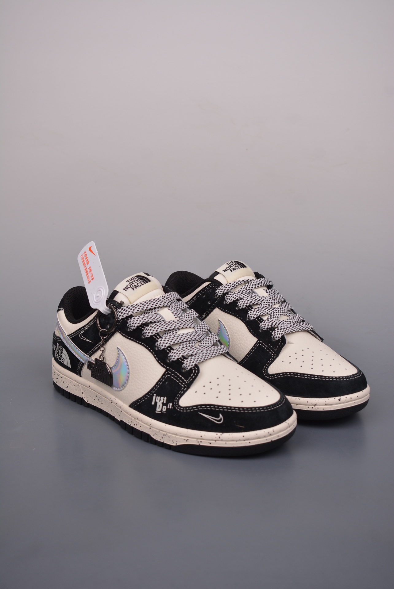 Nike SB Dunk Low North CollaborationHighly recommended products from - Shoe