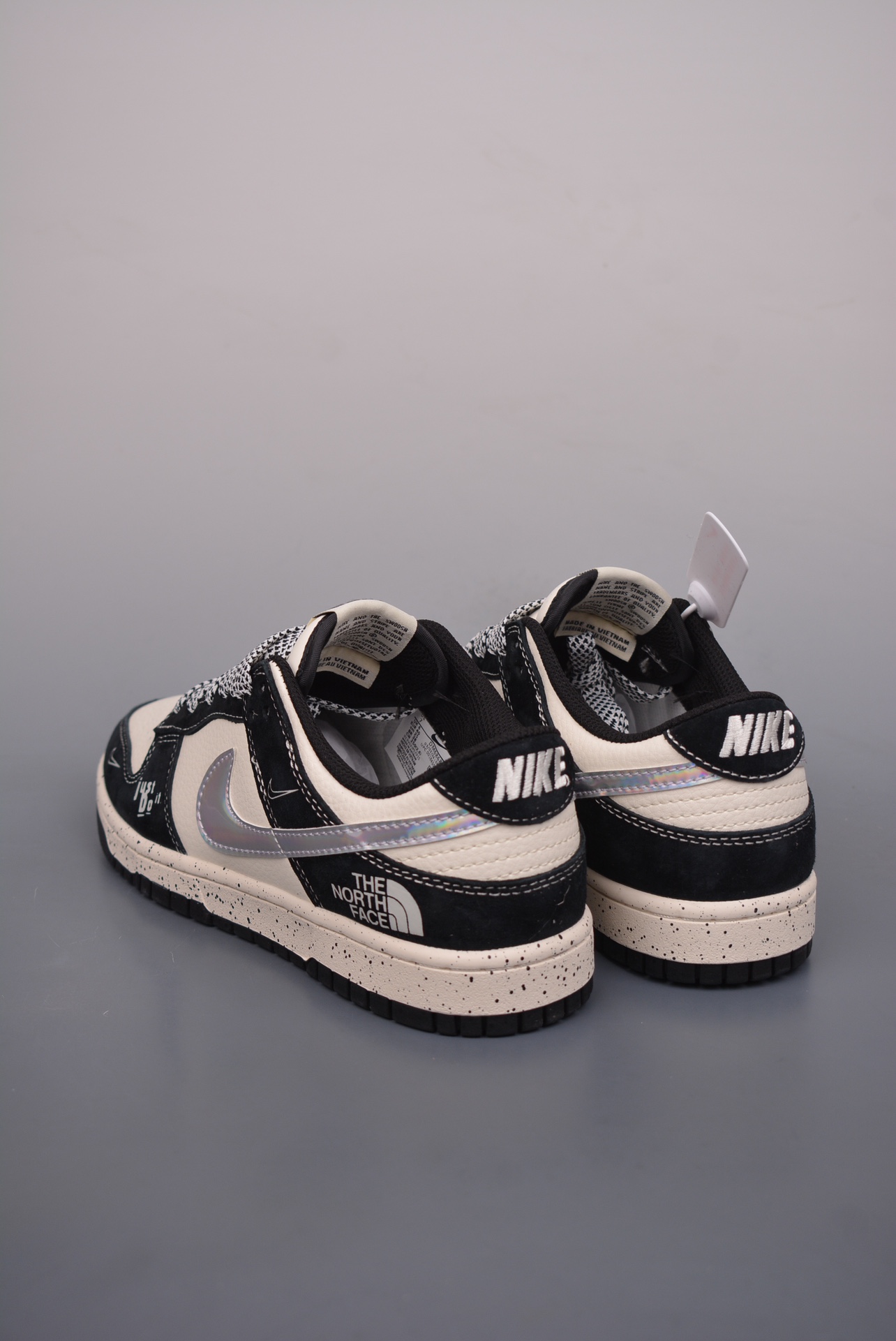 Nike SB Dunk Low 北面联名 2