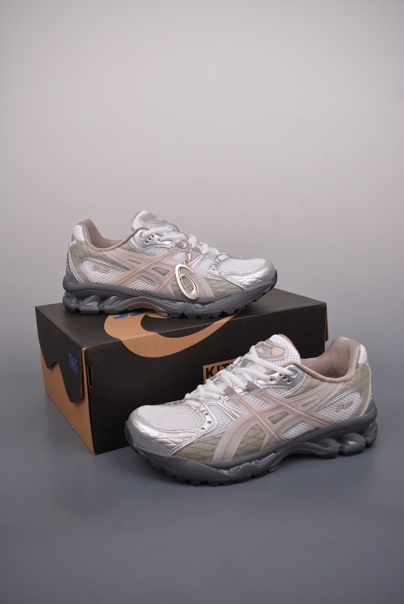 Asics Gel Nambus 10.1 company level versionArthur's Sports, Leisure - Shoe 5