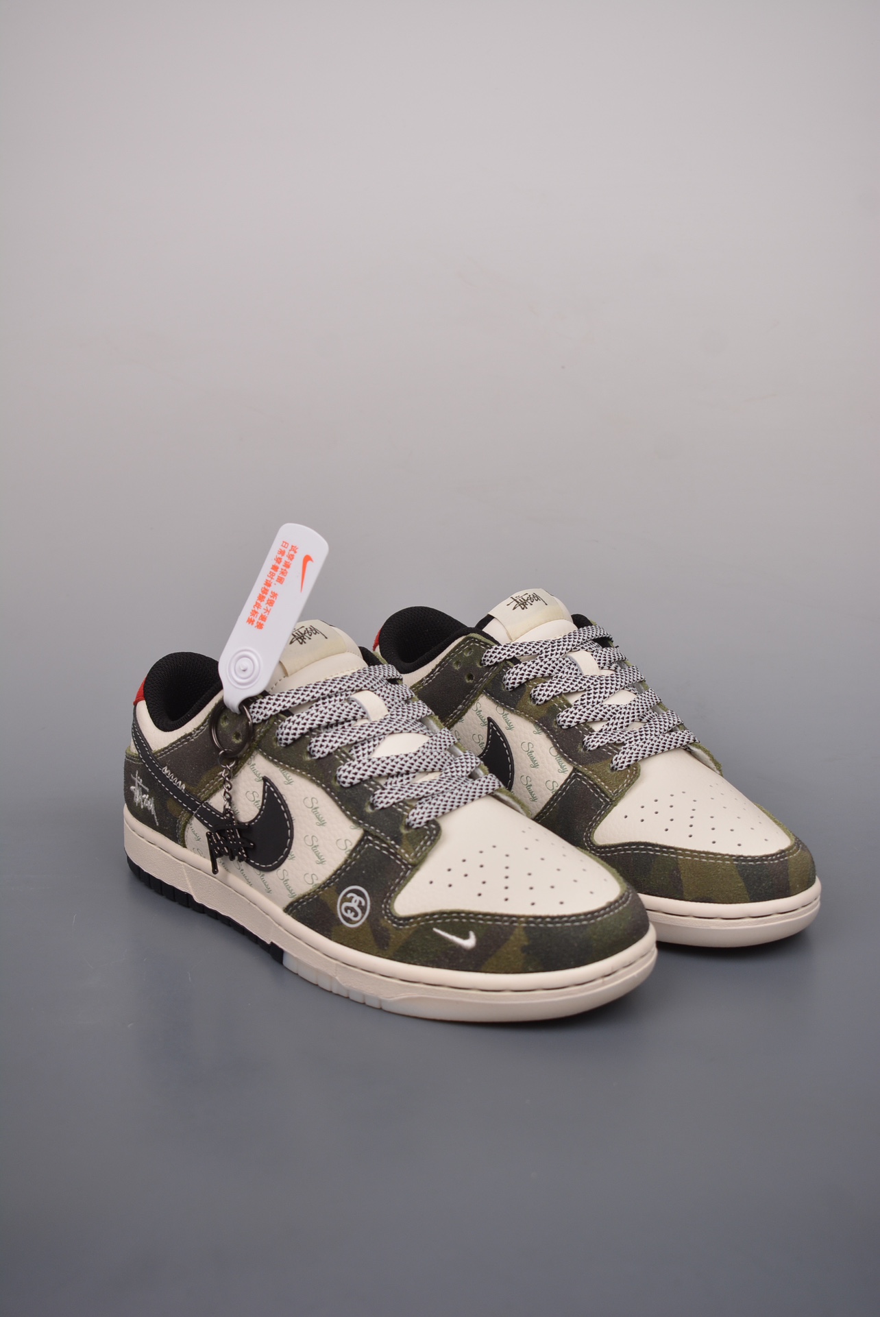 Nike SB Dunk Low 斯图西联名   DM6868-011
