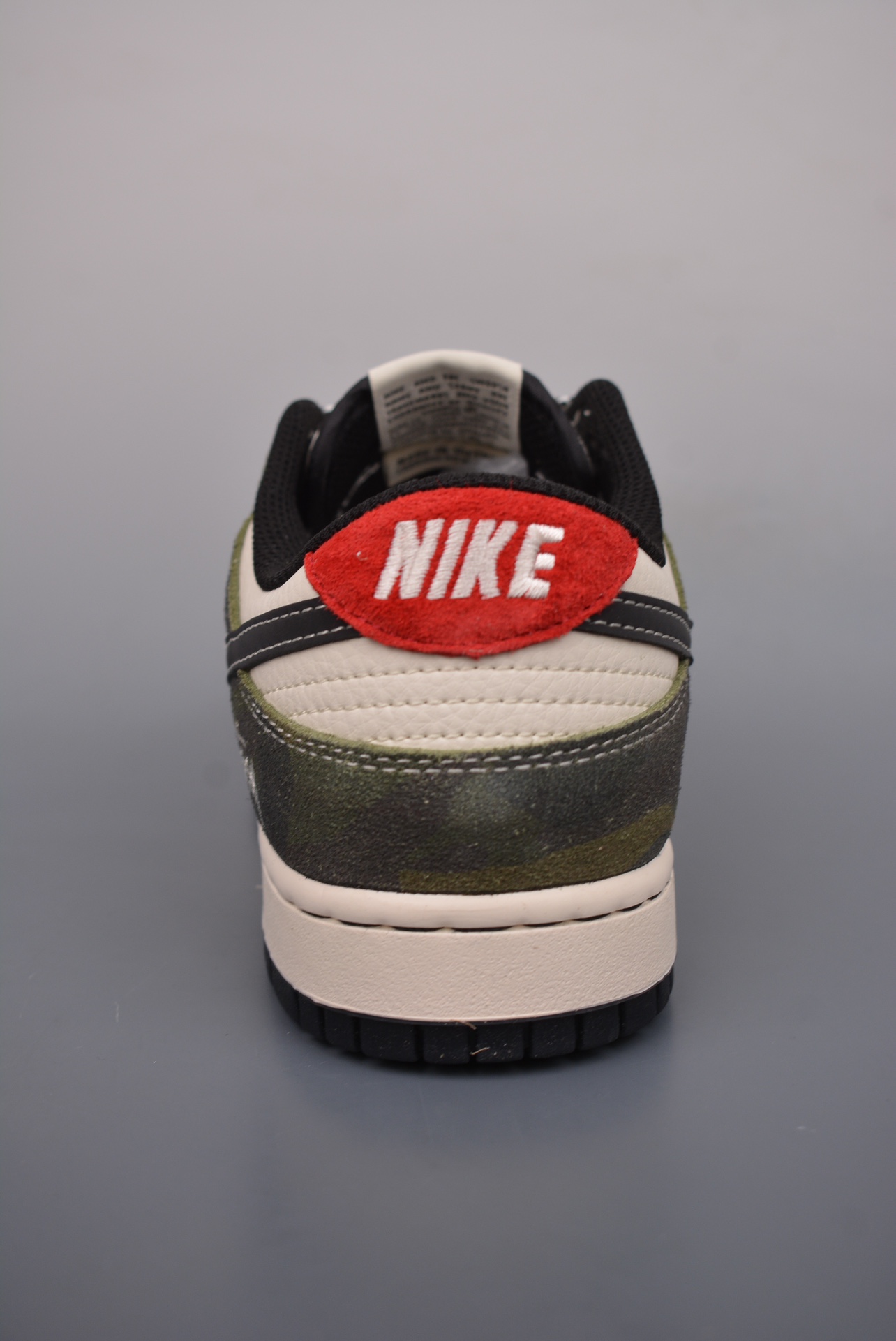 Nike SB Dunk Low 斯图西联名   DM6868-011