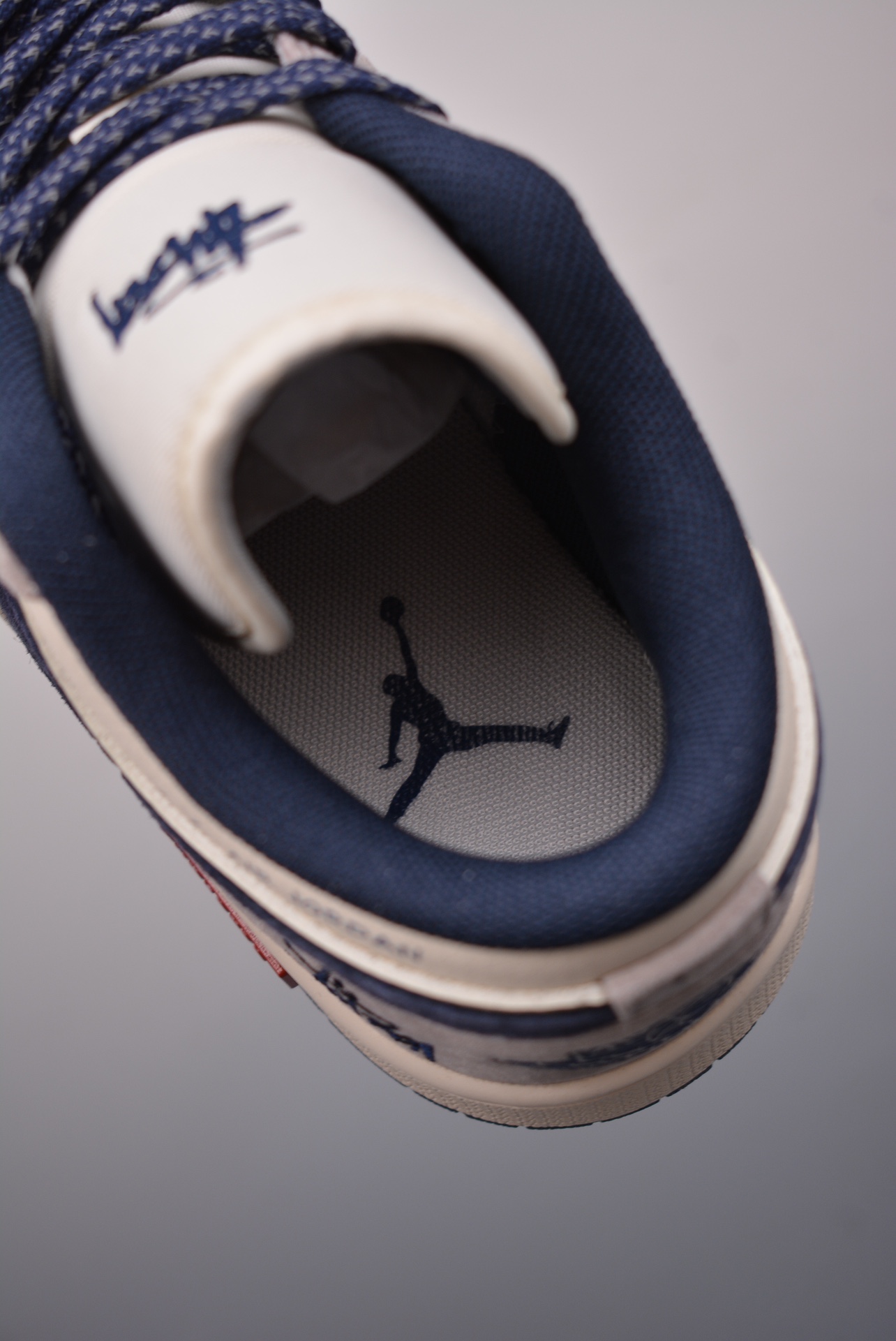 Nike Jordan Air Jordan 1 Supreme x北面联名 8