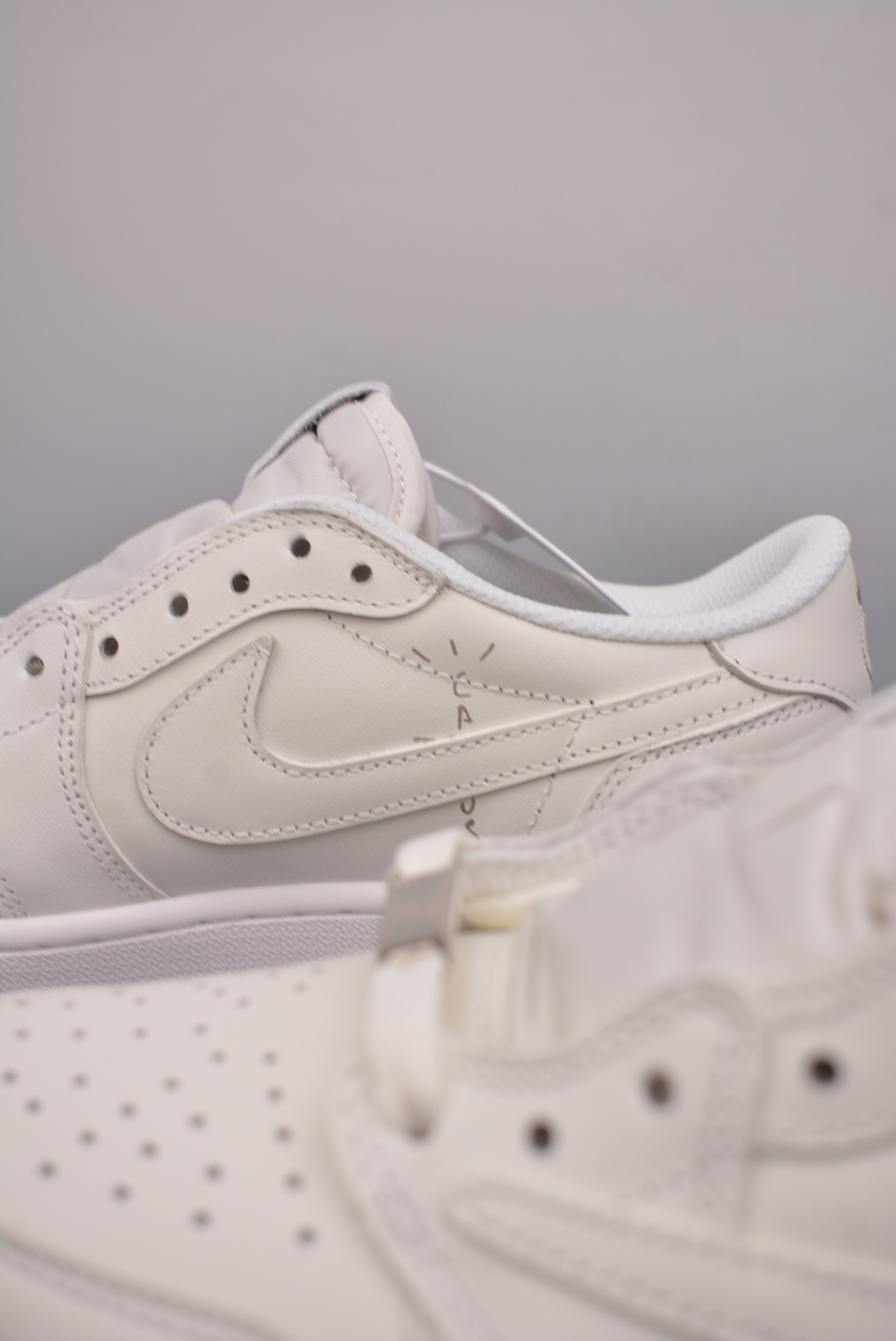 Fragment x Travis Scott x Air Jordan 1 Low Triple Joint HookThe - Shoe 8