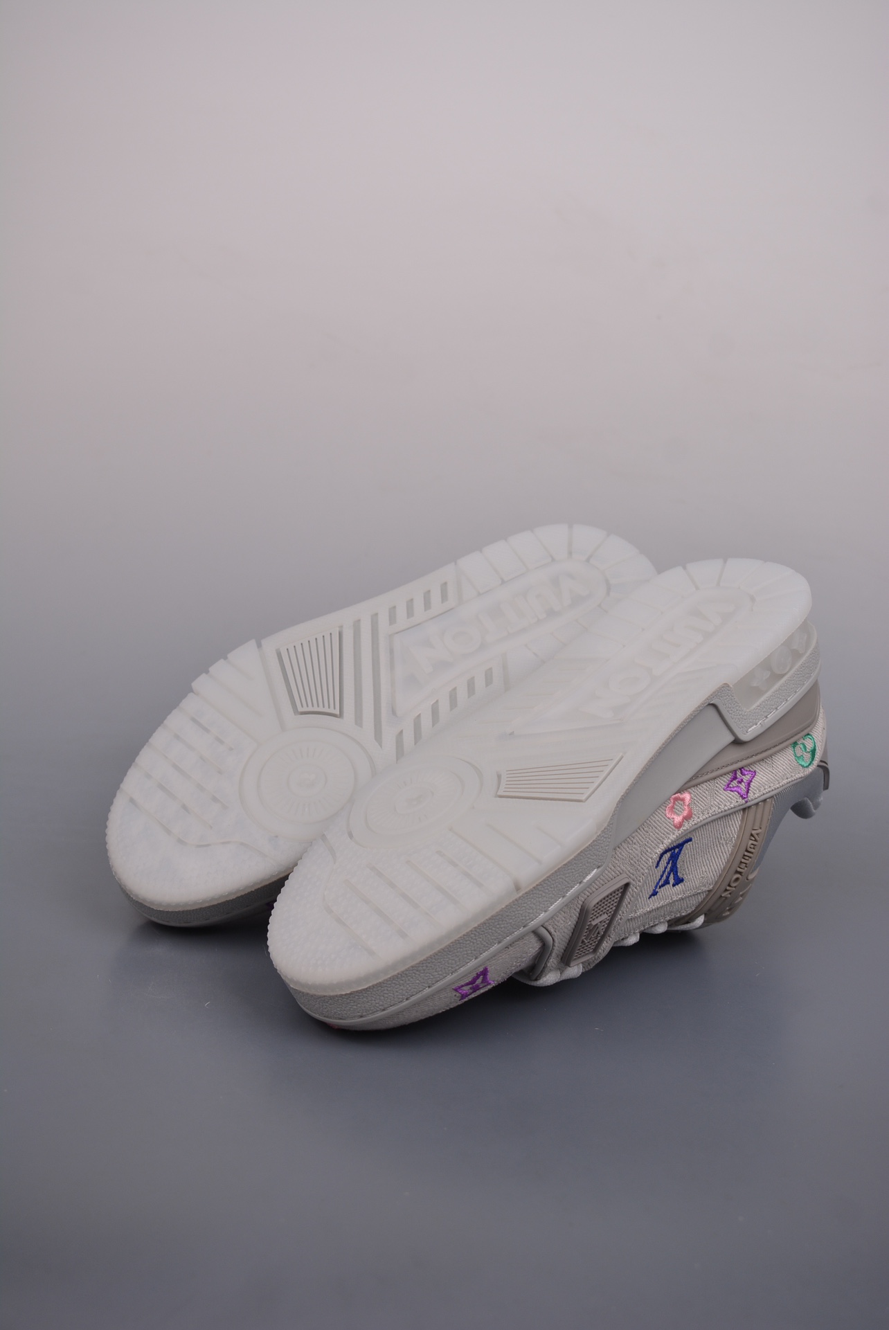 Louis Vuitton 专柜款经典鞋履 3