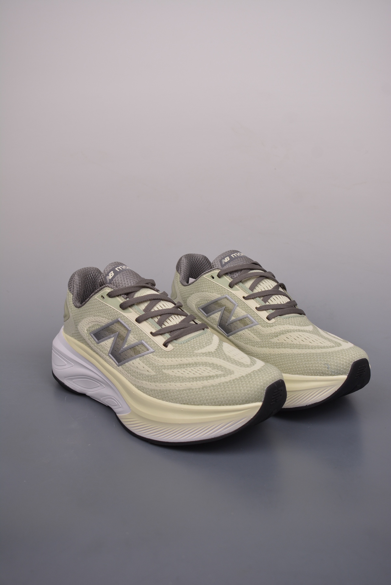 New Balance NB Fresh FoamComfortable and wear-resistant low cut running - Shoe