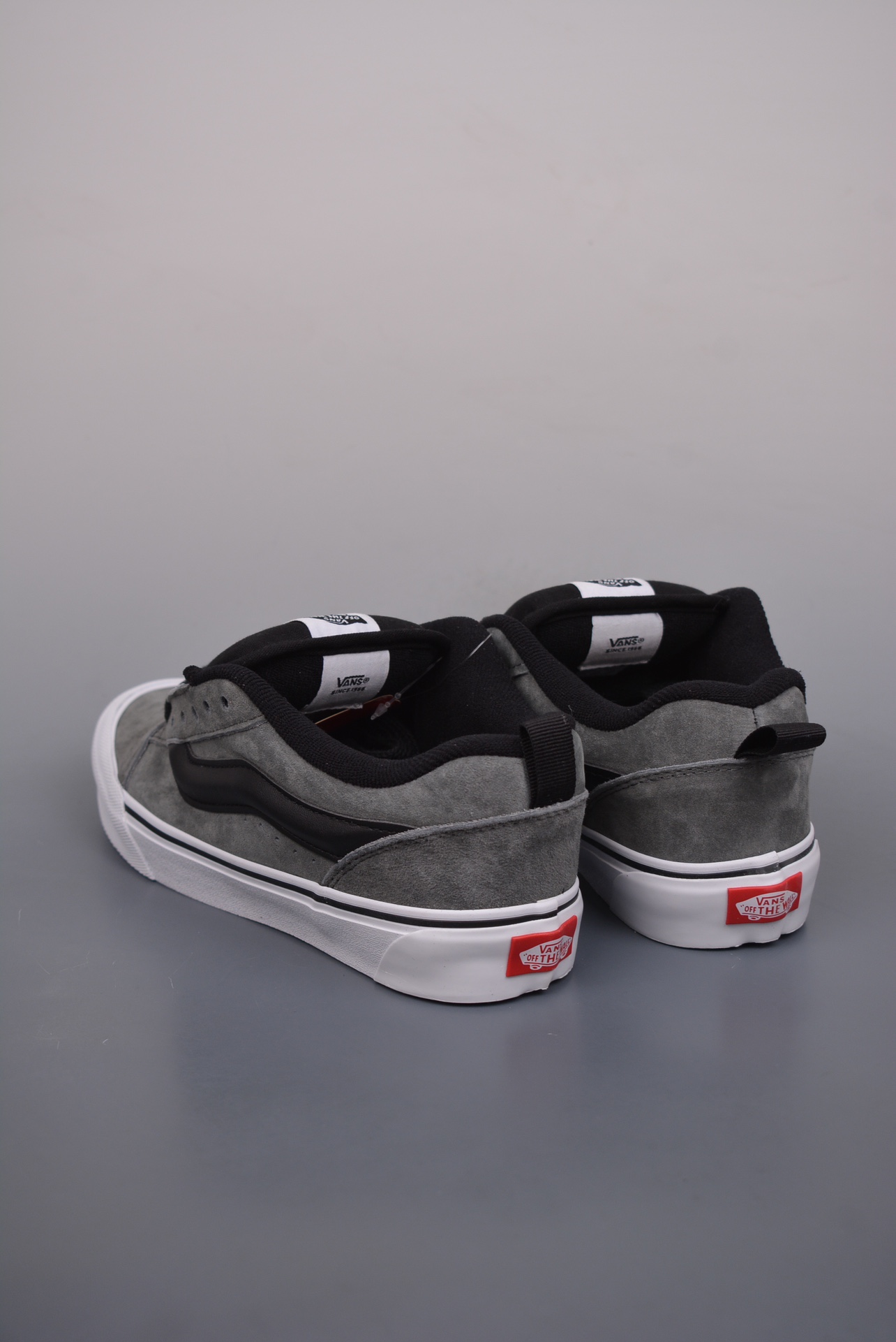 Vans Knu Skool Grey BlackWansi low top retro casual chubby bread - Shoe 2