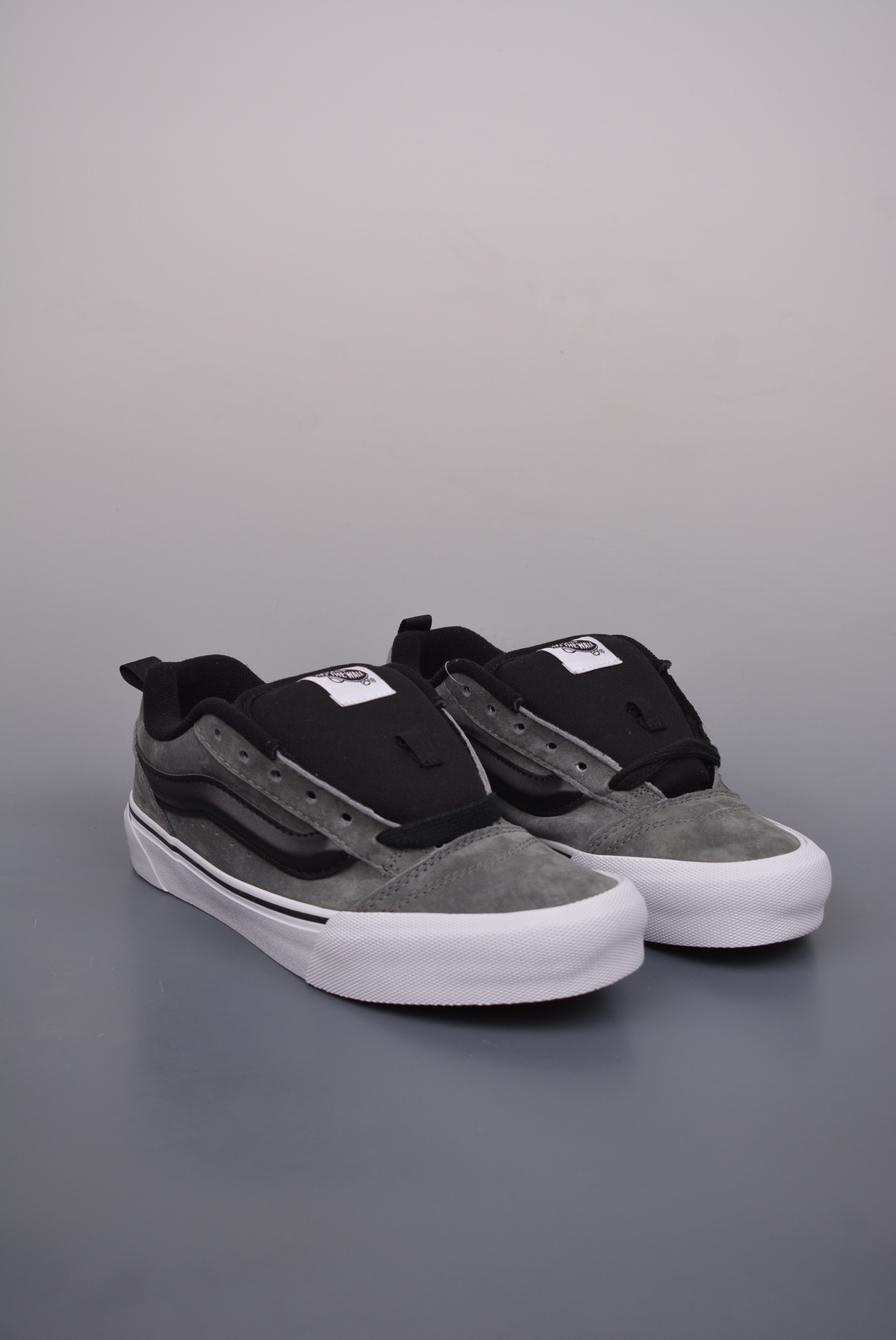 Vans Knu Skool Grey BlackWansi low top retro casual chubby bread - Shoe
