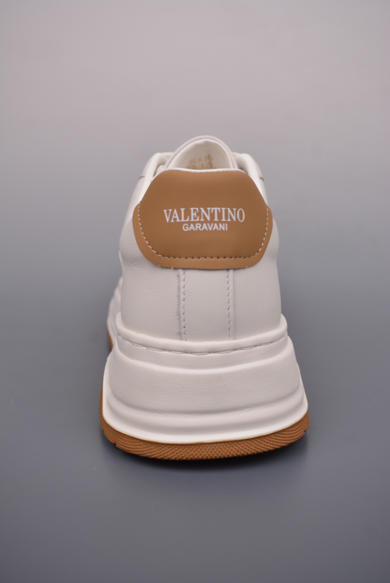 420   Valentino 华伦天奴 Rockstud untitled  厚底休闲小白鞋 明星同款 软羊皮低帮运动板鞋 RY2S083BLUBL618H