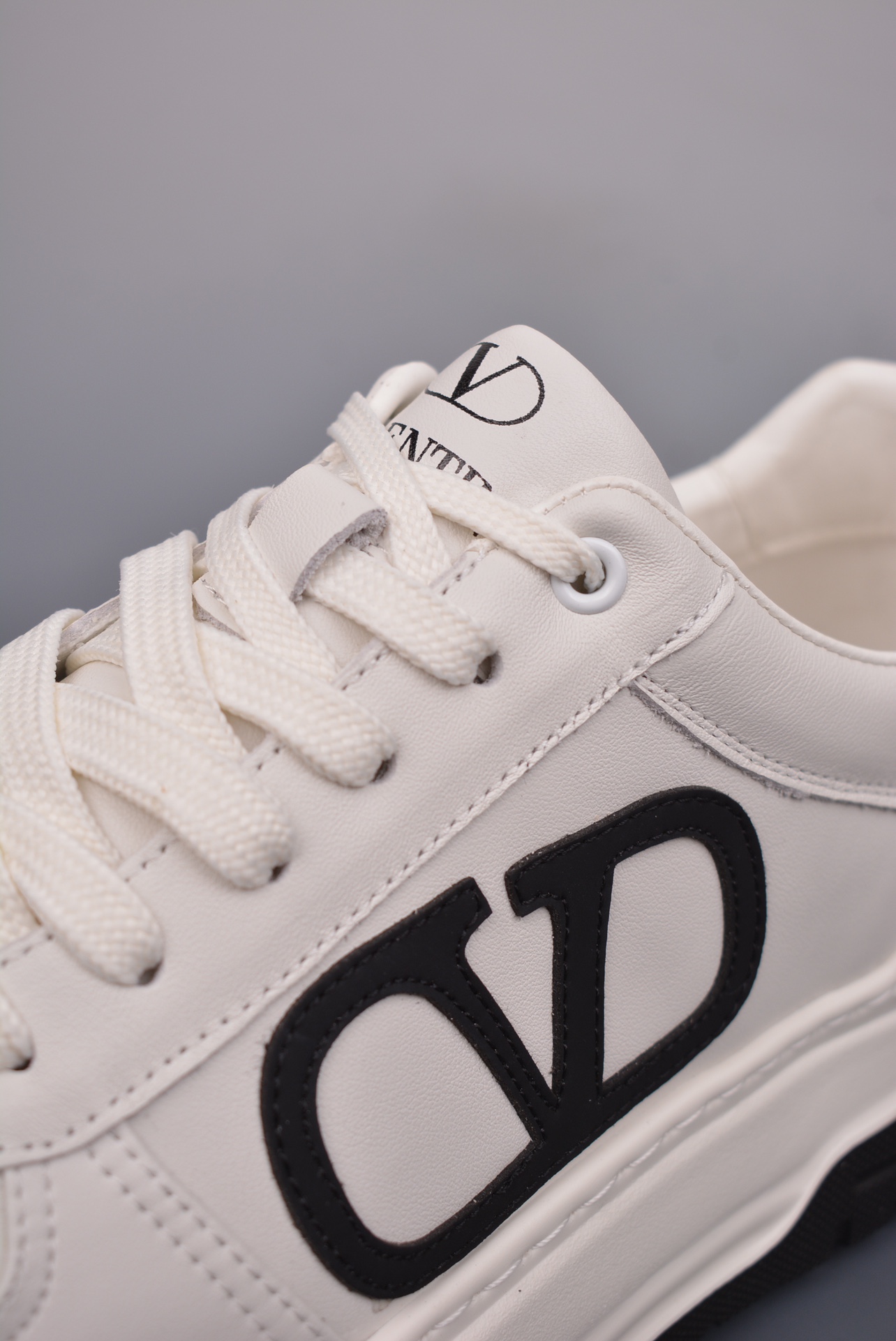 420  Valentino 华伦天奴 Rockstud untitled  厚底休闲小白鞋   RY2S083BLUBL618H