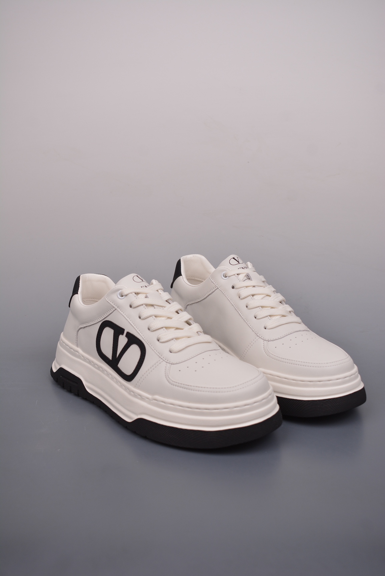 420  Valentino 华伦天奴 Rockstud untitled  厚底休闲小白鞋   RY2S083BLUBL618H