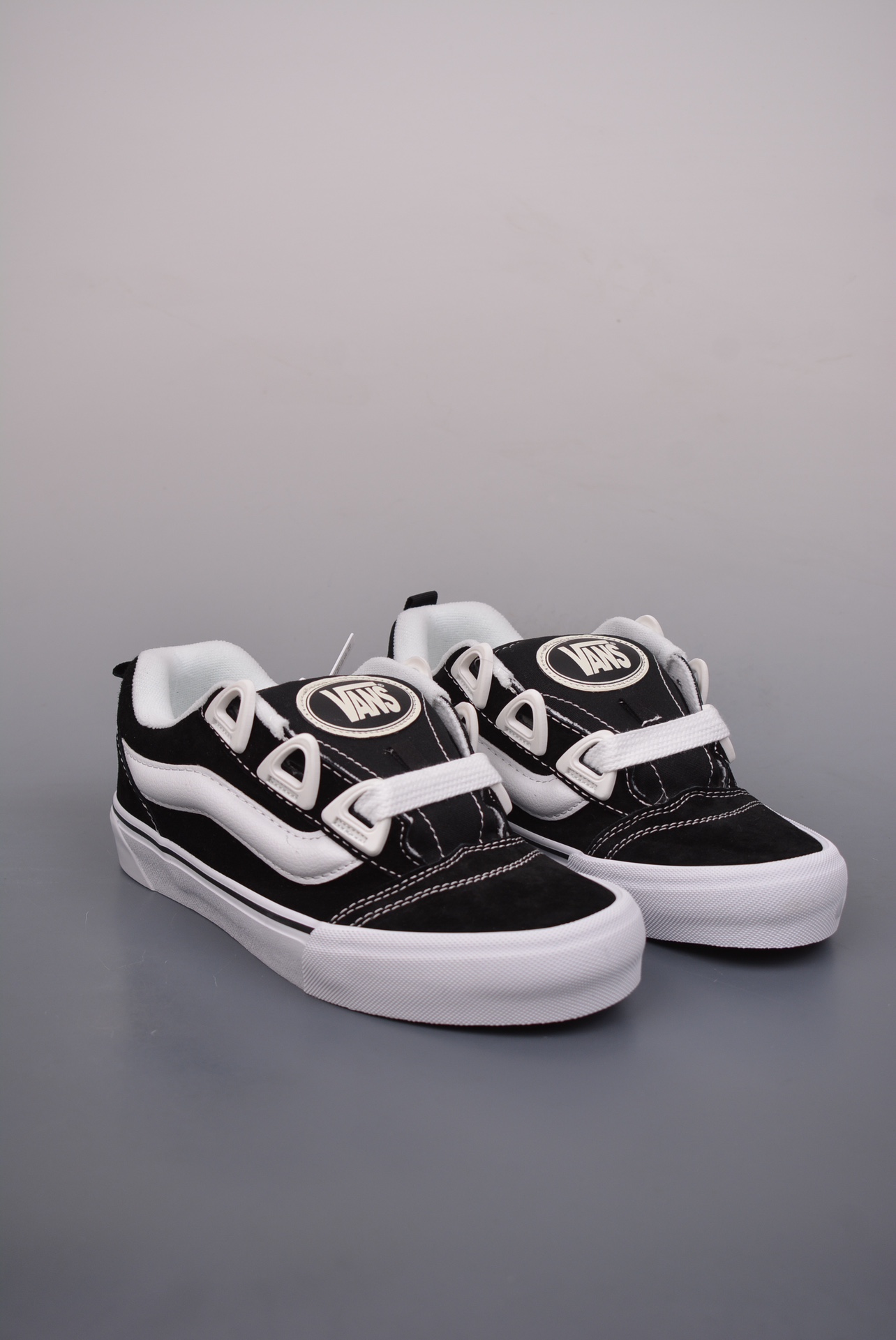 Vans Knu Skool DR Black and WhiteDR new series of bread shoes, full of - Shoe