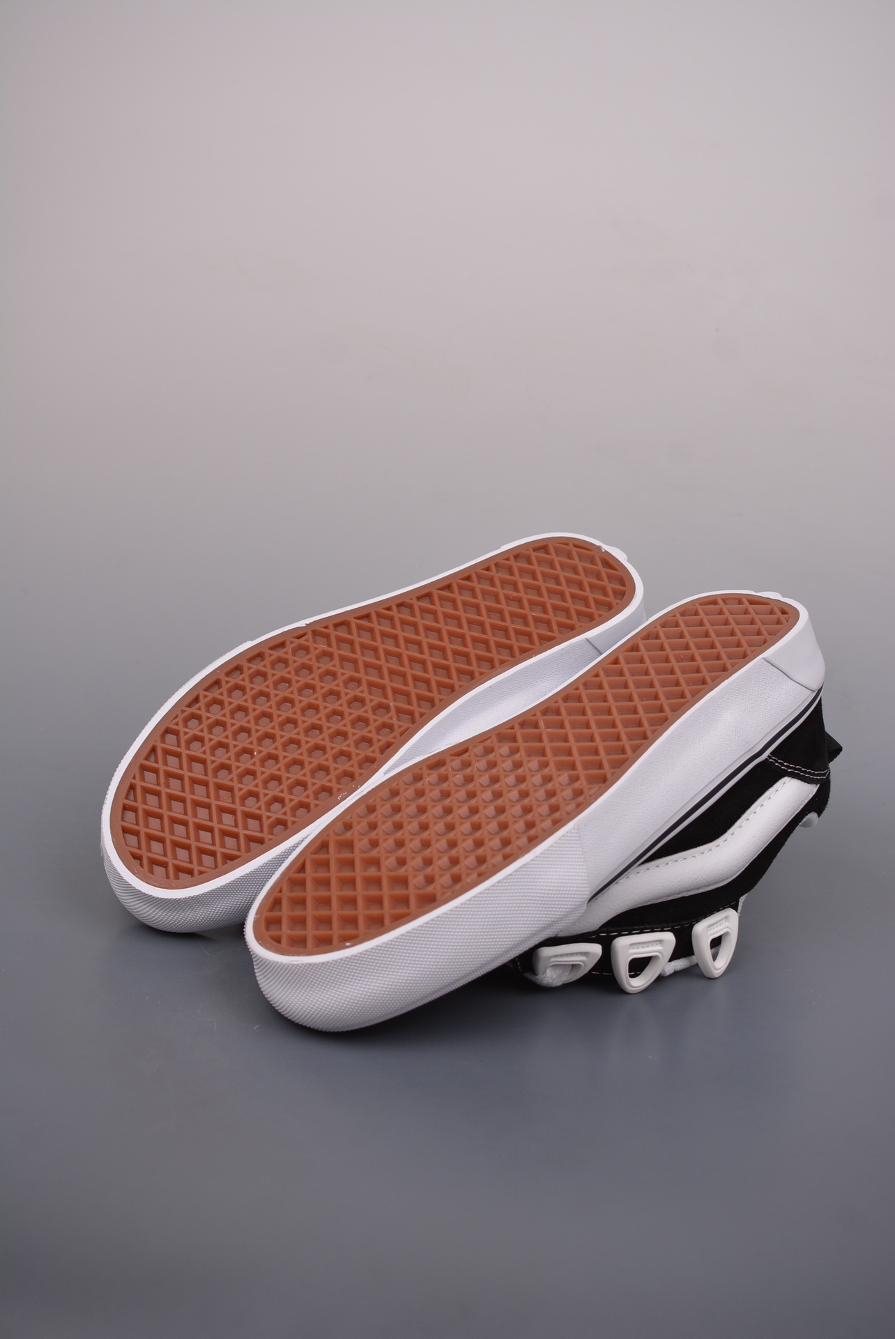 Vans Knu Skool DR 黑白 3