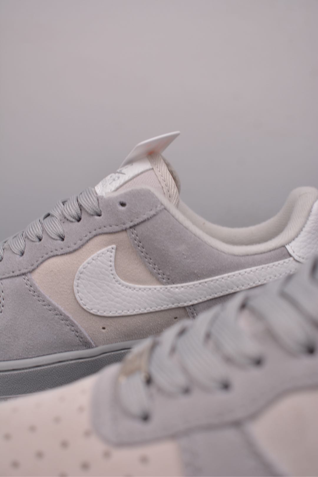  💰170真标💰200公司级💰240纯原版
NK Air Force 1 Low 纯原版
原楦头原纸板 打造纯正空军版型
专注外贸渠道 全掌内置蜂窝气垫 
原盒配件 原厂中底钢印、拉帮完美   
官方货号：HV3867 0772622
Size：36 36.5 37.5 38 38.5 39 40 40.5 41 42 42.5 43 44 45 
