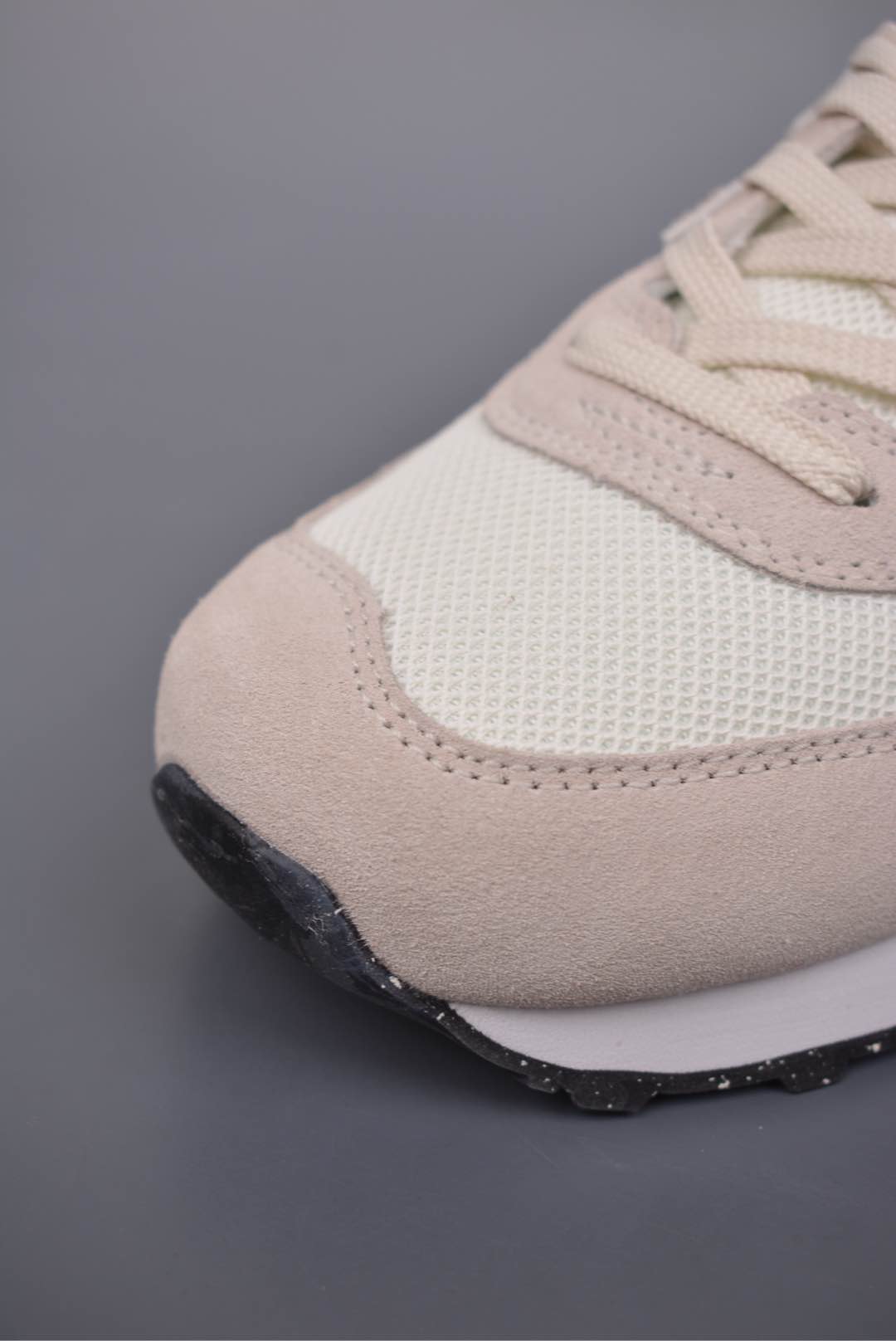  💰200 纯原版 可退换
NB新百伦New Balance U574
低帮复古休闲运动慢跑鞋 纯原版本
采用猪巴革组合网织物鞋面材质
全新4层组合独立私模大底
官方货号: U574SE22722
尺码：36 37 37.5 38 38.5 39.5 40 40.5 41.5 42 42.5 43 44 44.5 45 
