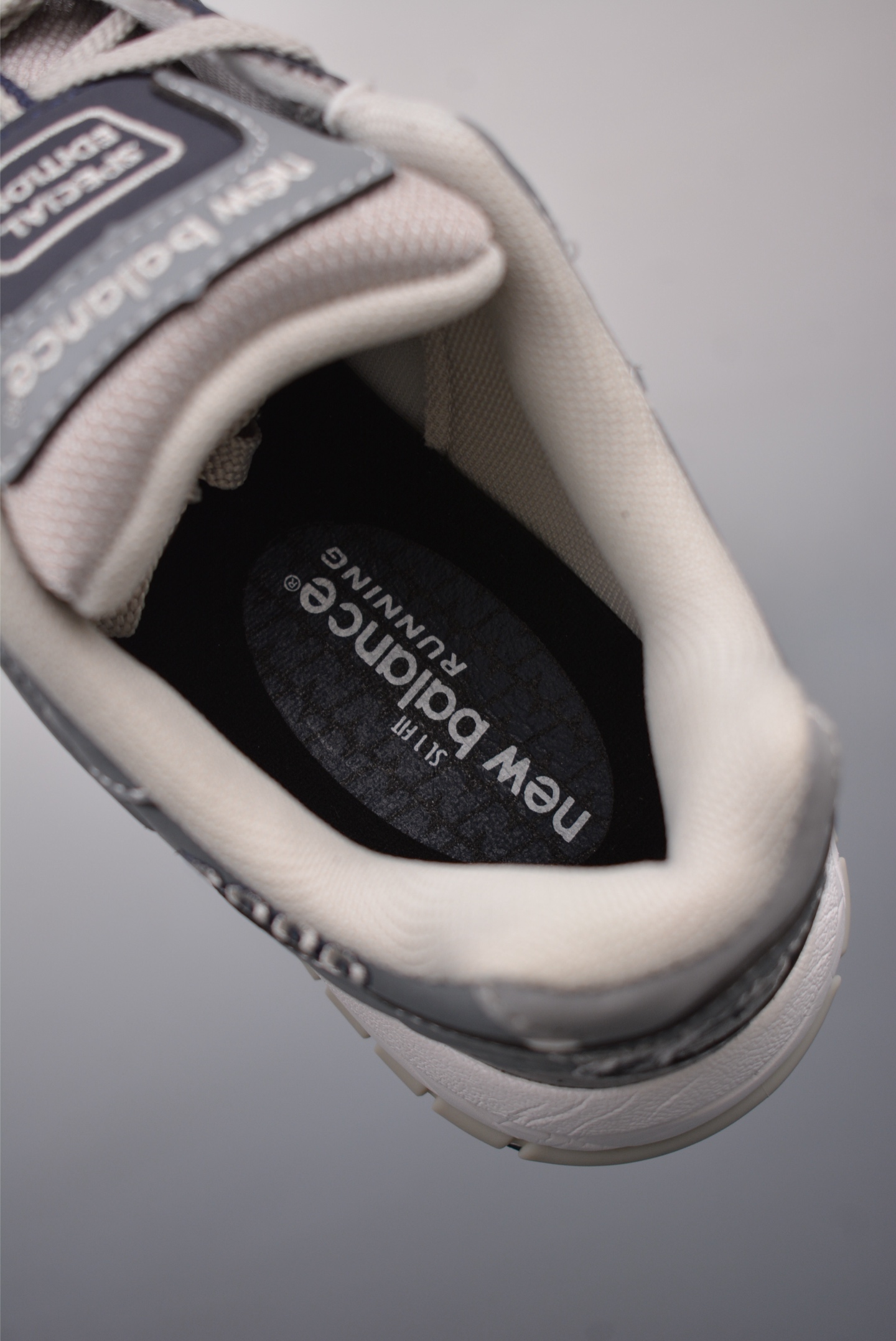 New Balance NB M2000 舒适耐磨低帮跑步鞋  M2000