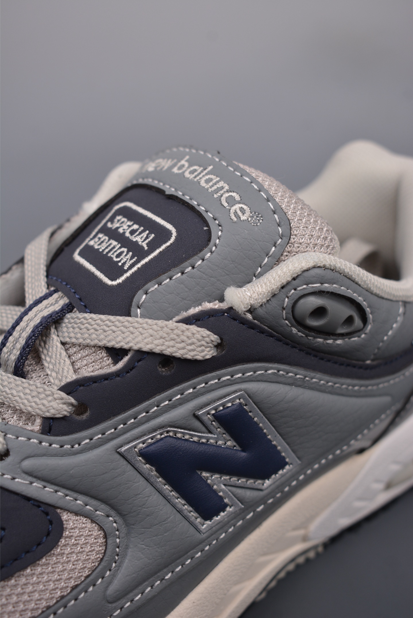 New Balance NB M2000 舒适耐磨低帮跑步鞋  M2000