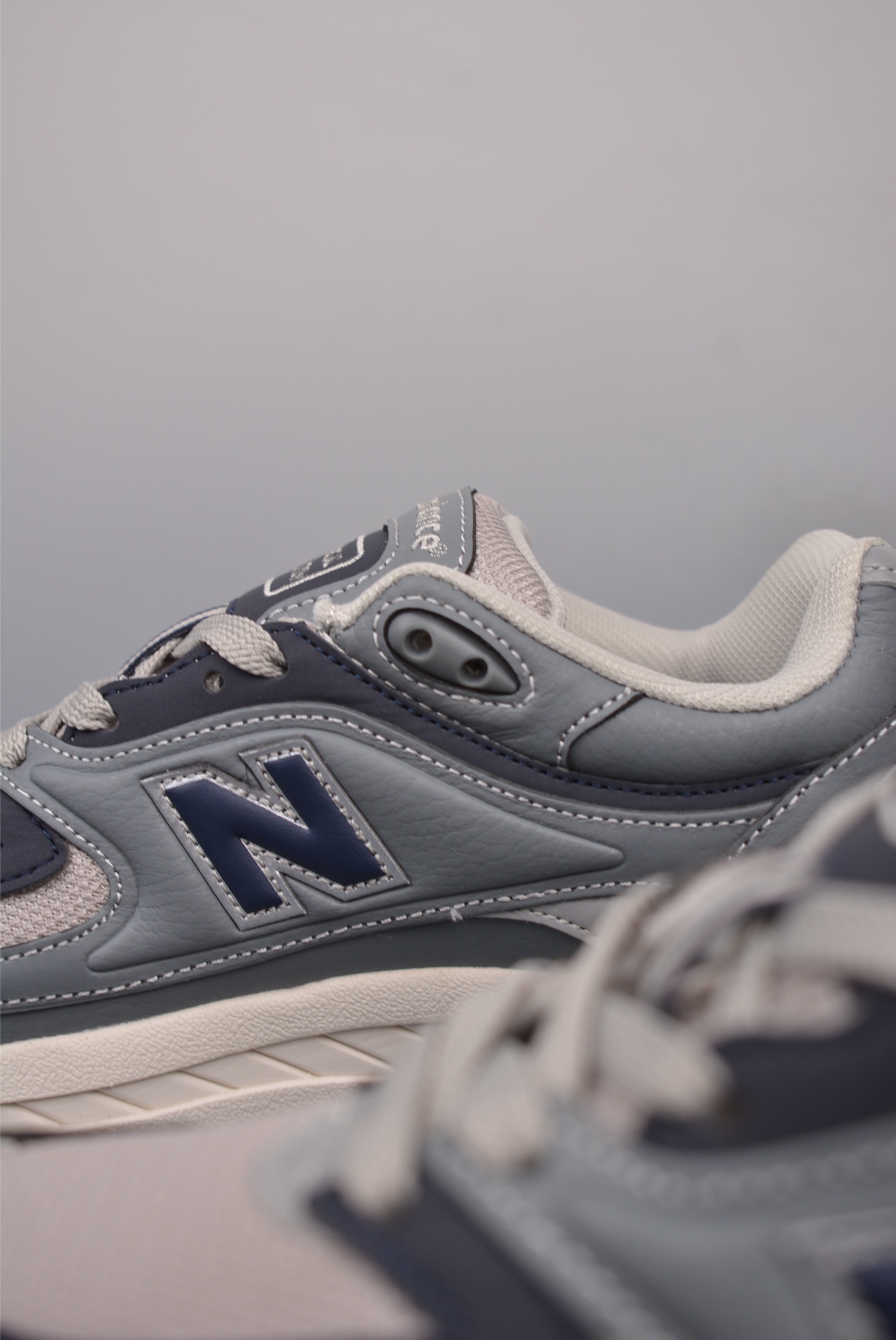 New Balance NB M2000 舒适耐磨低帮跑步鞋  M2000