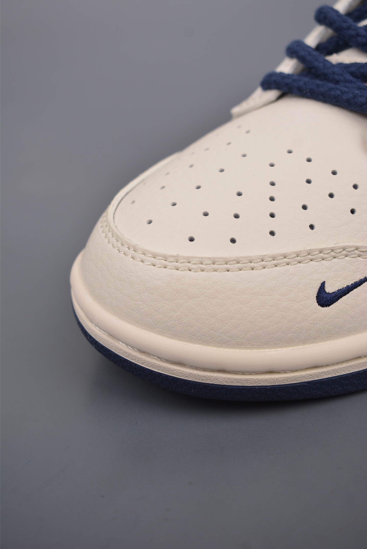 Nike SB Dunk Low 冠军联名  SJ1089-008