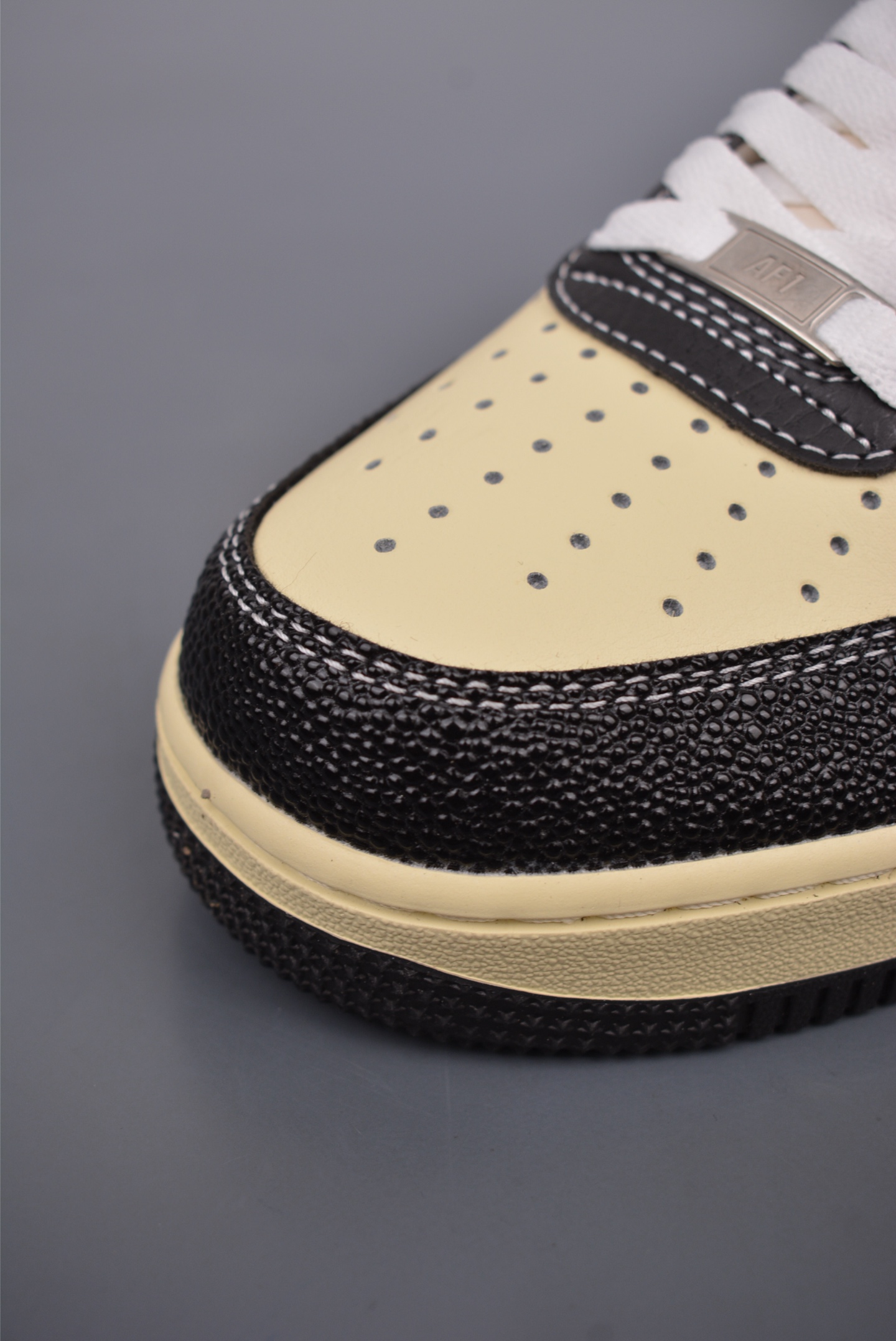 Nike Air Force 1 Low 黑黄  XL2501-101