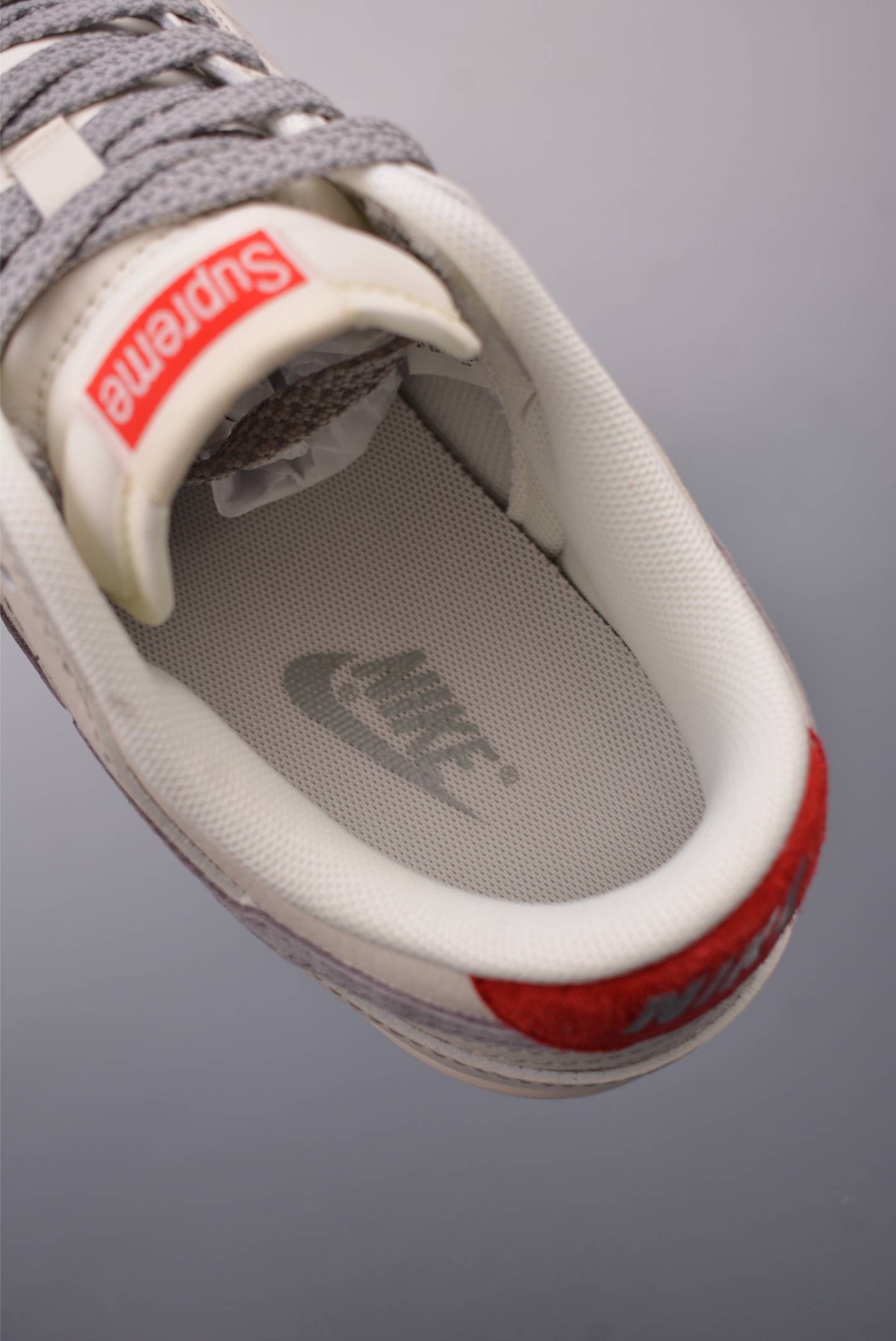 Nike SB Dunk Low Supreme联名  BB7518-025