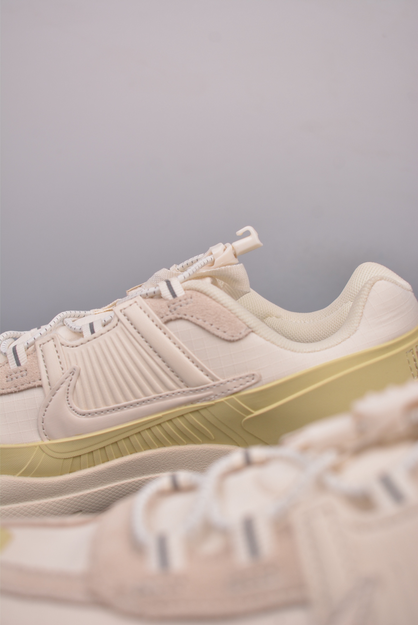 耐克Nike Zoom Vomero Roam 5 Roam 复古跑五代休闲运动慢跑鞋 FV2295-101