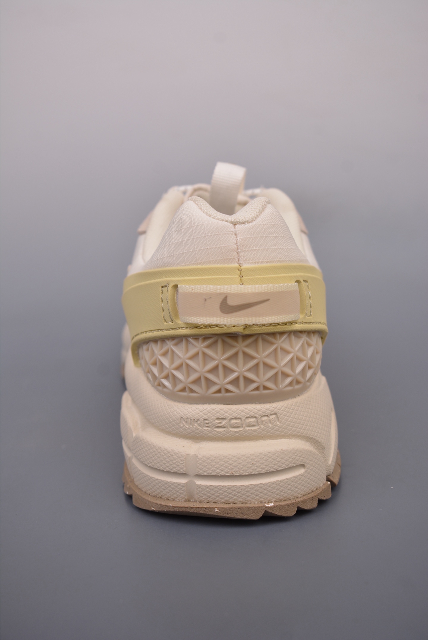 耐克Nike Zoom Vomero Roam 5 Roam 复古跑五代休闲运动慢跑鞋 FV2295-101