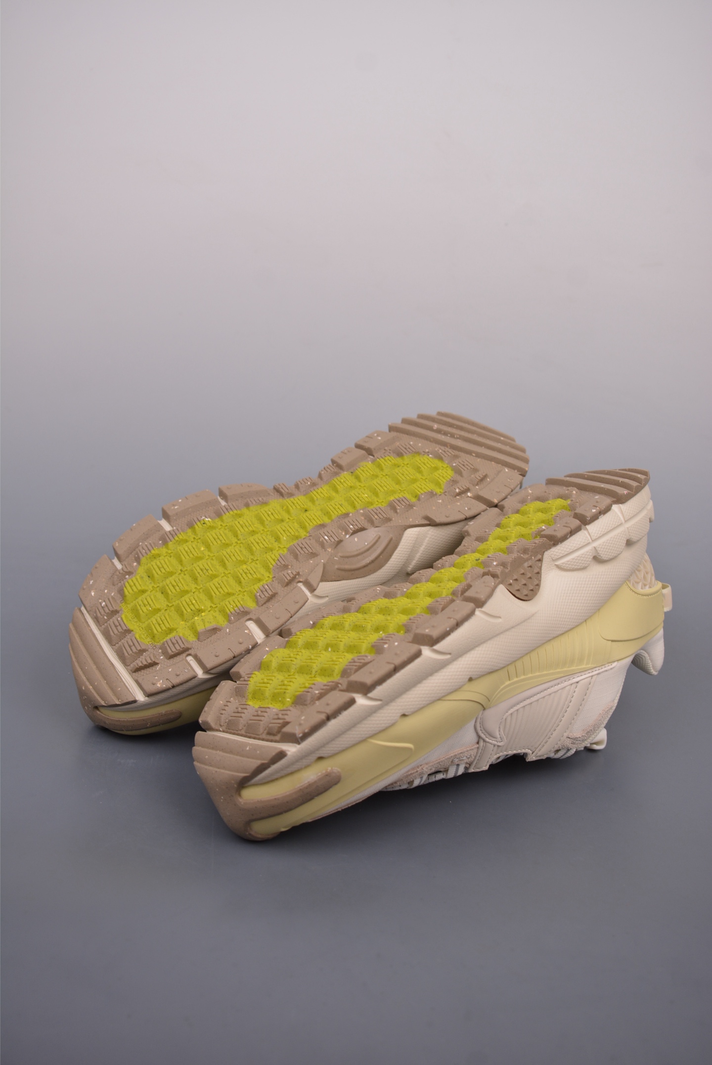 耐克Nike Zoom Vomero Roam 5 Roam 复古跑五代休闲运动慢跑鞋 FV2295-101
