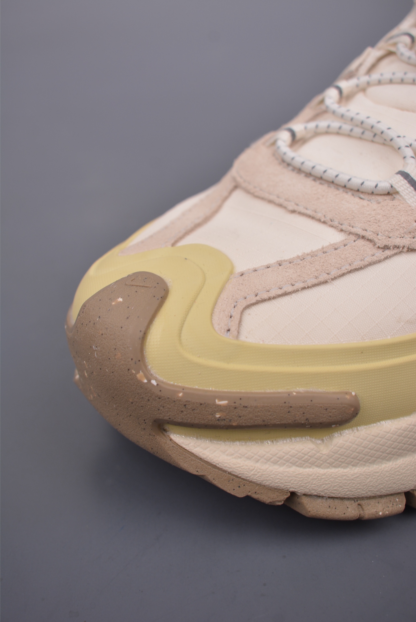 耐克Nike Zoom Vomero Roam 5 Roam 复古跑五代休闲运动慢跑鞋 FV2295-101