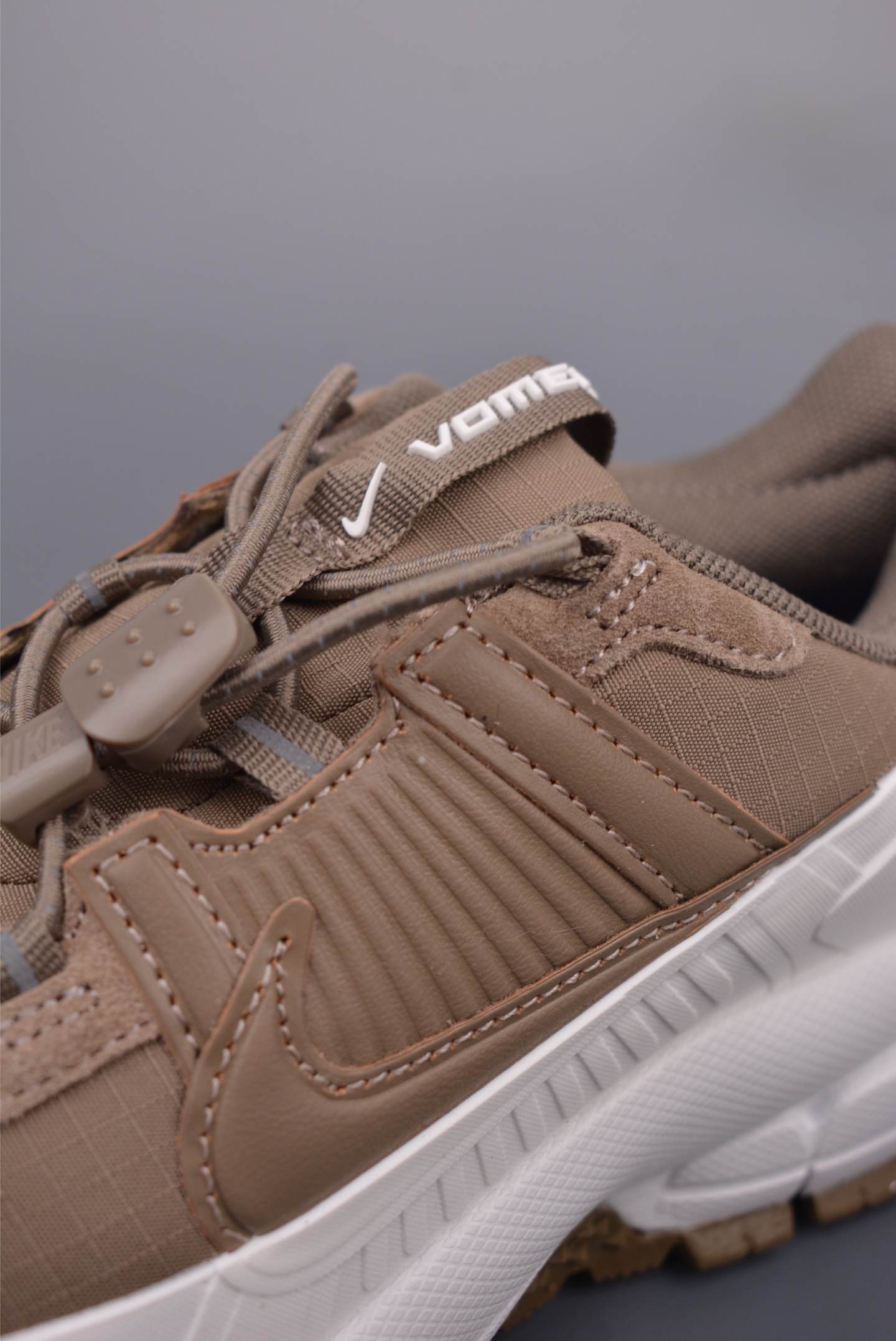 耐克Nike Zoom Vomero Roam 5 Roam 复古跑五代休闲运动慢跑鞋  HQ2181-006