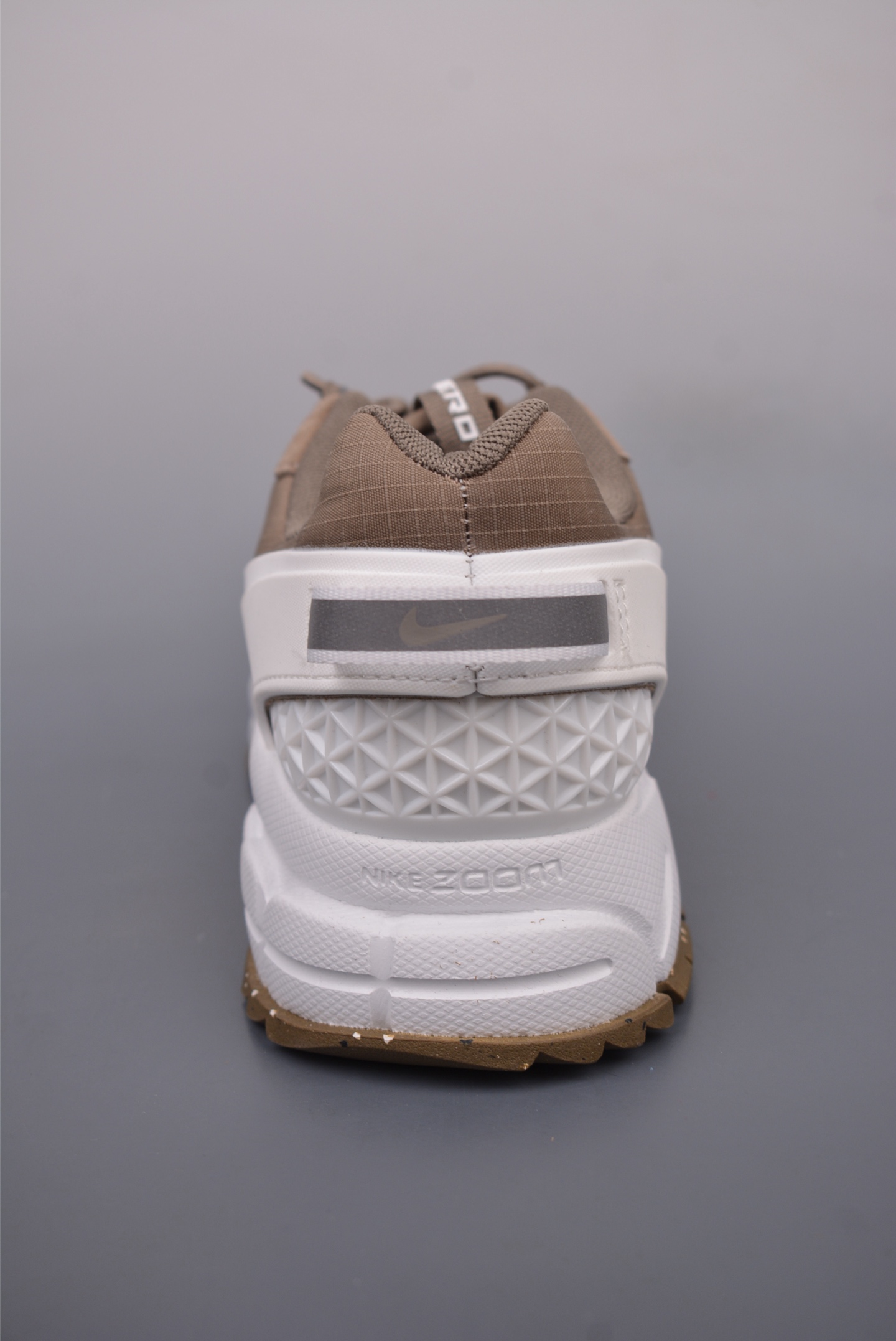 耐克Nike Zoom Vomero Roam 5 Roam 复古跑五代休闲运动慢跑鞋  HQ2181-006