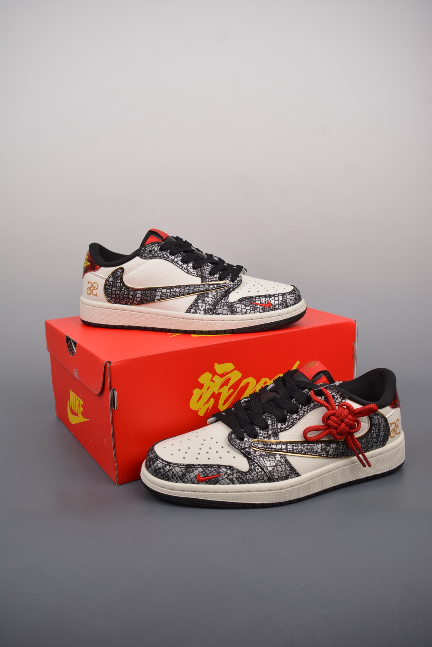 Fragment x Travis Scott x蛇年限定 Air Jordan 1 Low 三方联名倒钩  CH6336-023