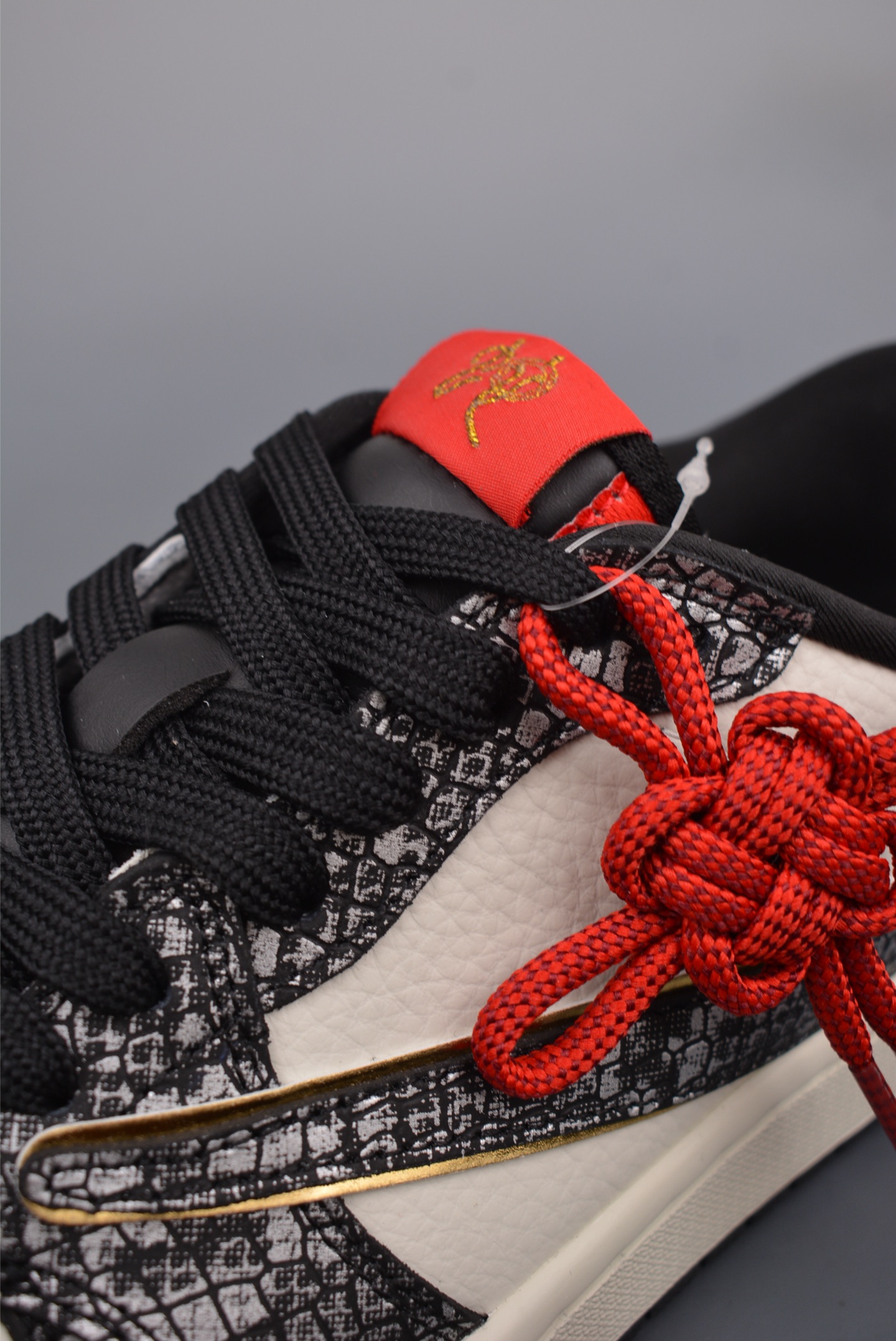 Fragment x Travis Scott x蛇年限定 Air Jordan 1 Low 三方联名倒钩  CH6336-023