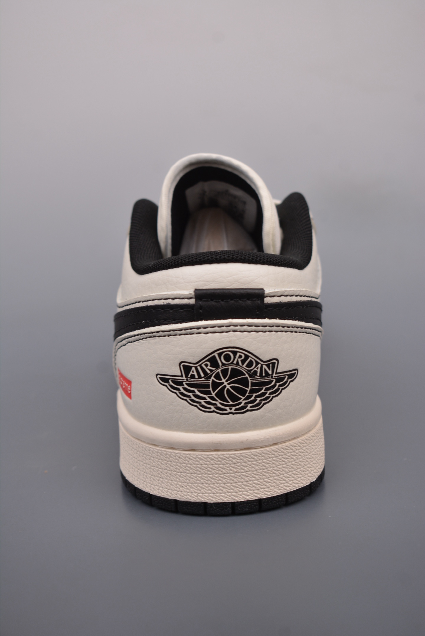 Nike Jordan Air Jordan 1 Supreme联名 XX3318-108