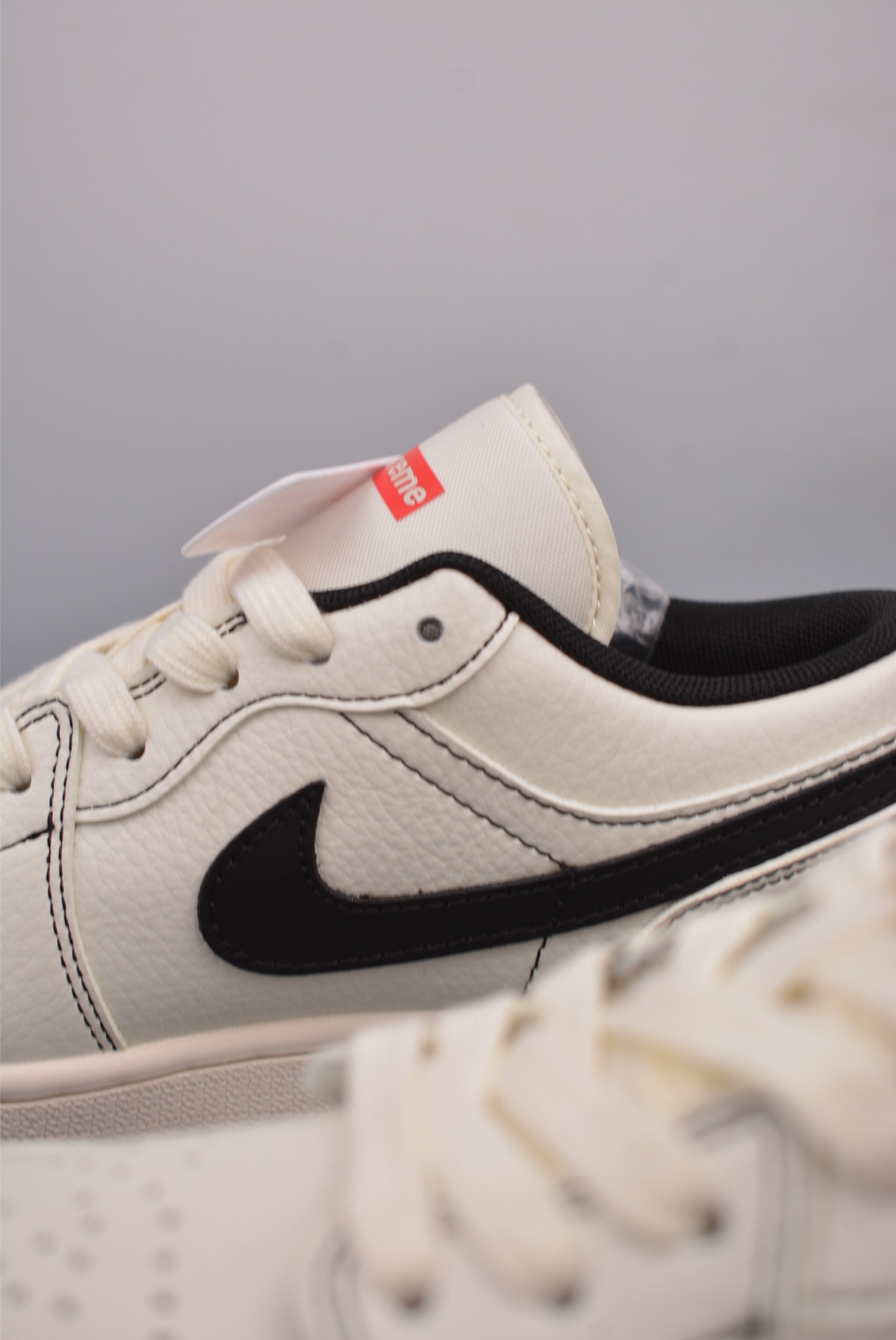 Nike Jordan Air Jordan 1 Supreme联名 XX3318-108