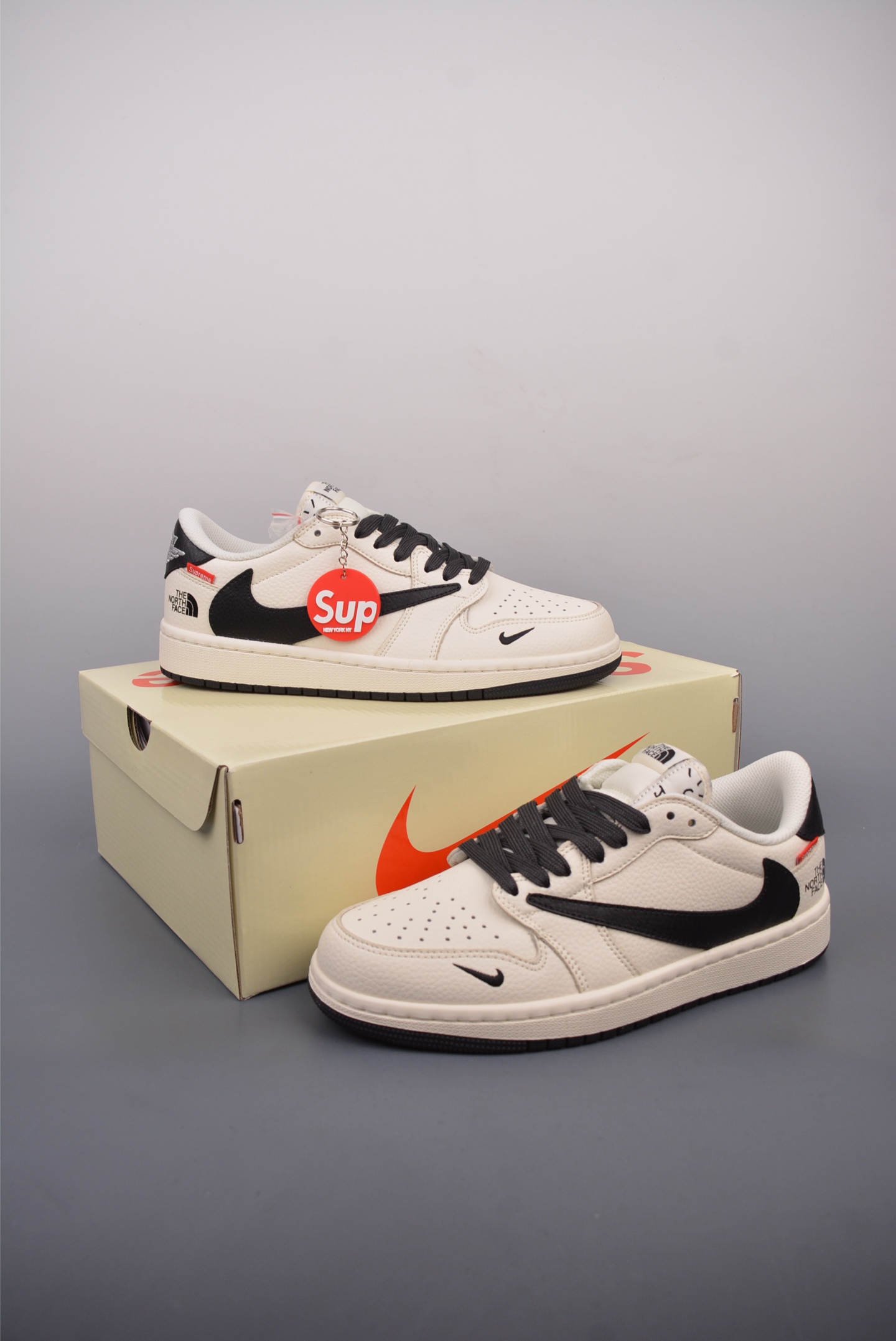 Nike Jordan Air Jordan 1 倒钩联名 DIY1688-004