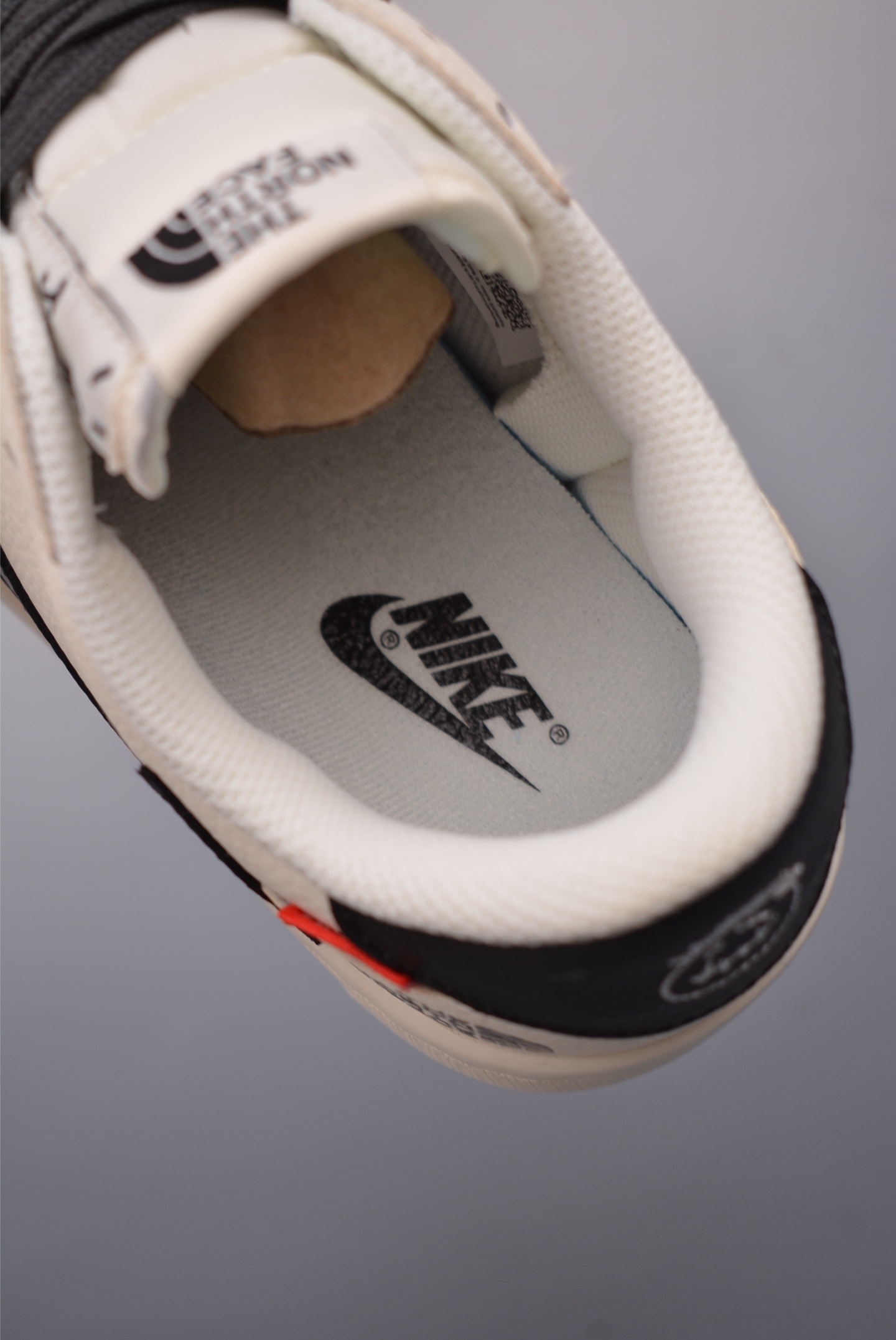 Nike Jordan Air Jordan 1 倒钩联名 DIY1688-004