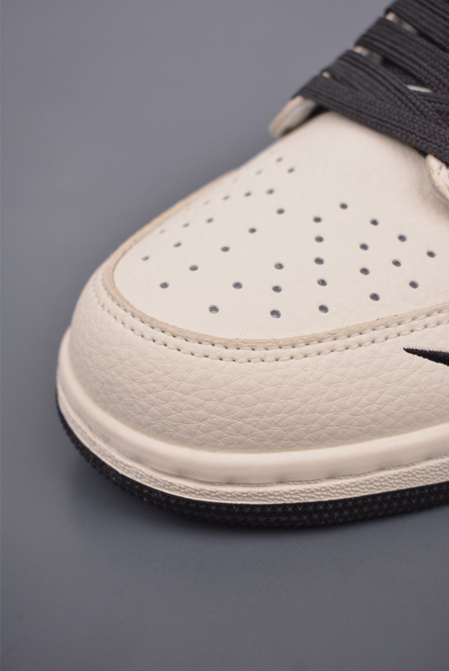 Nike Jordan Air Jordan 1 倒钩联名 DIY1688-004