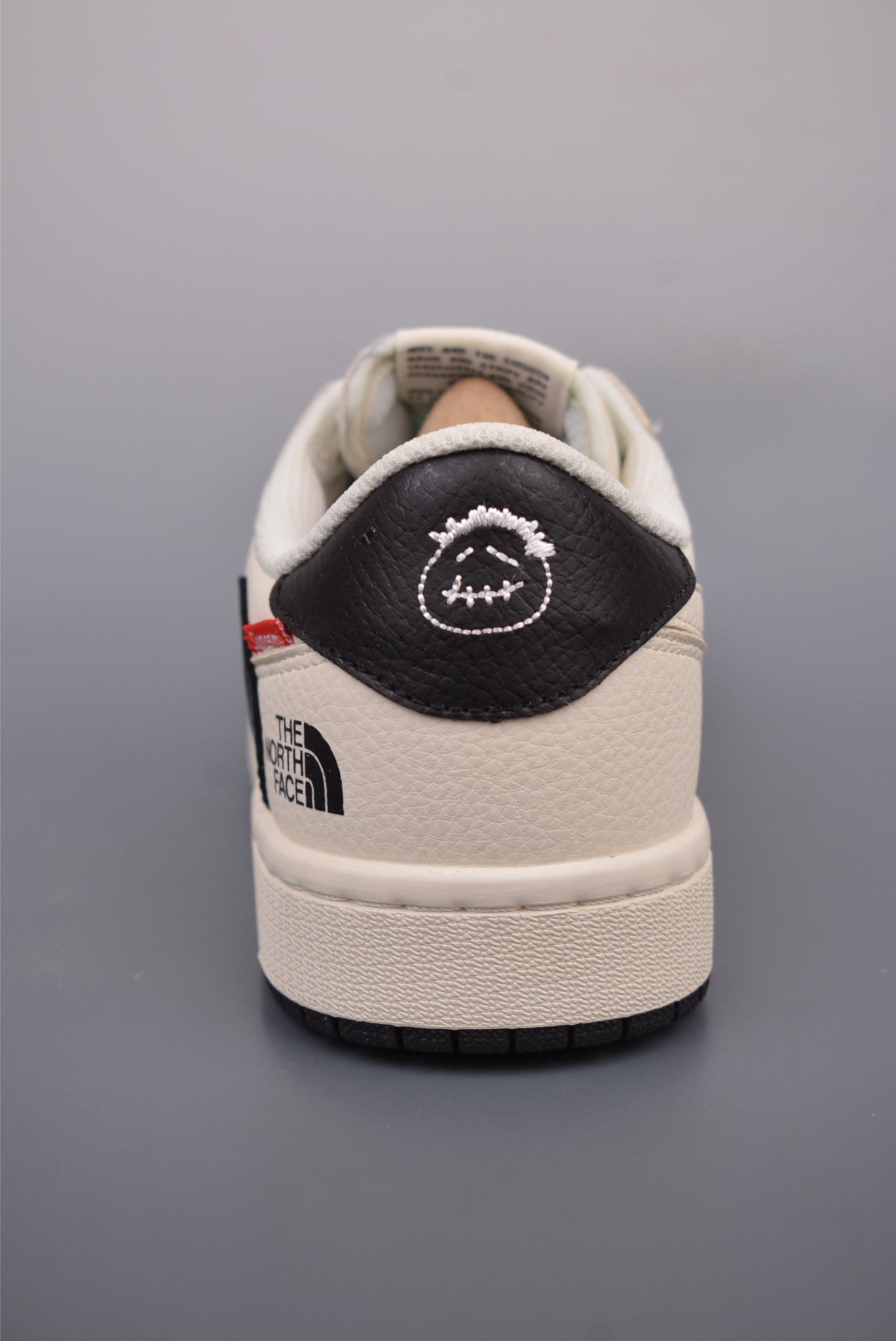 Nike Jordan Air Jordan 1 倒钩联名 DIY1688-004