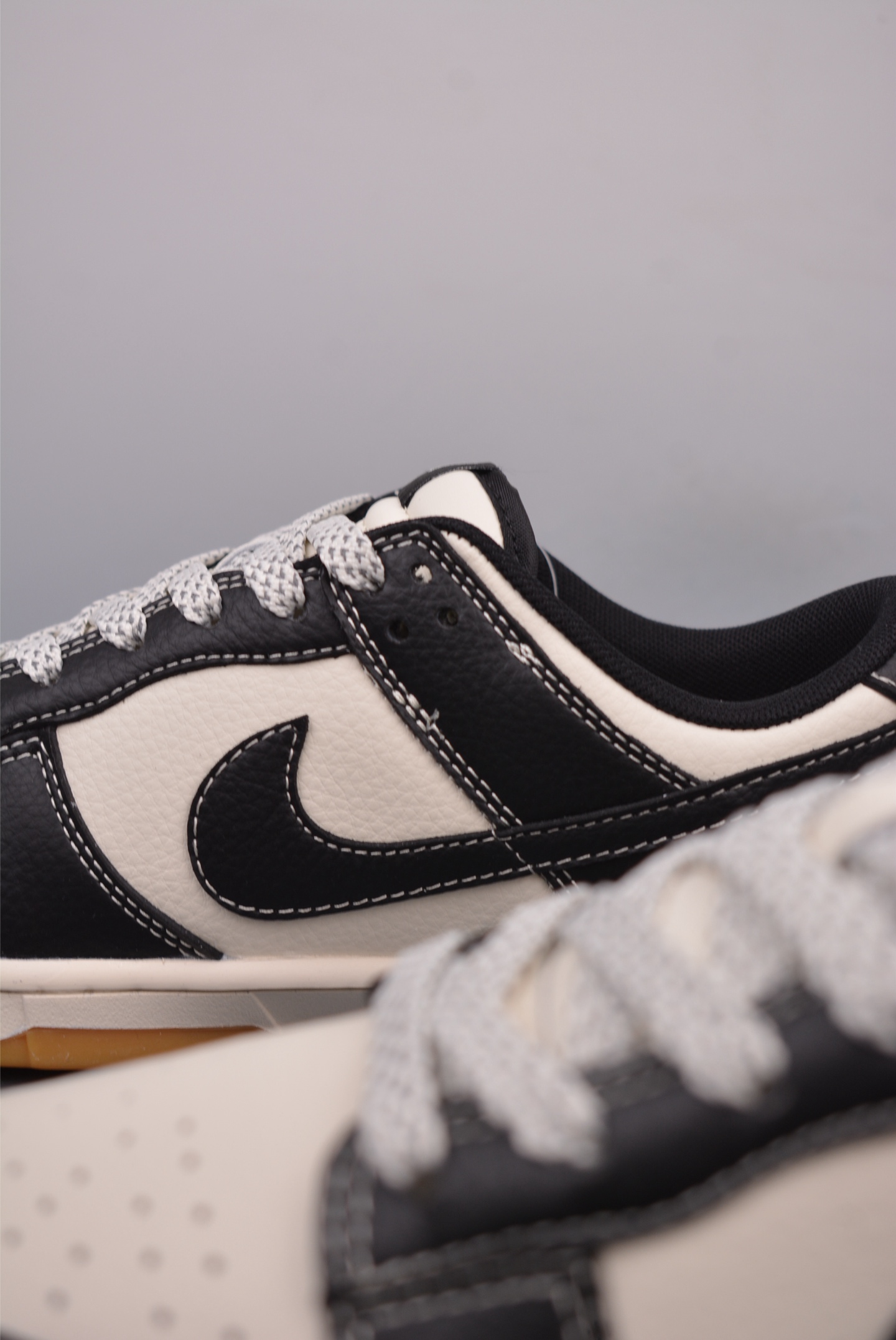 Nike SB Dunk Low 斯图西联名  XX3168-120