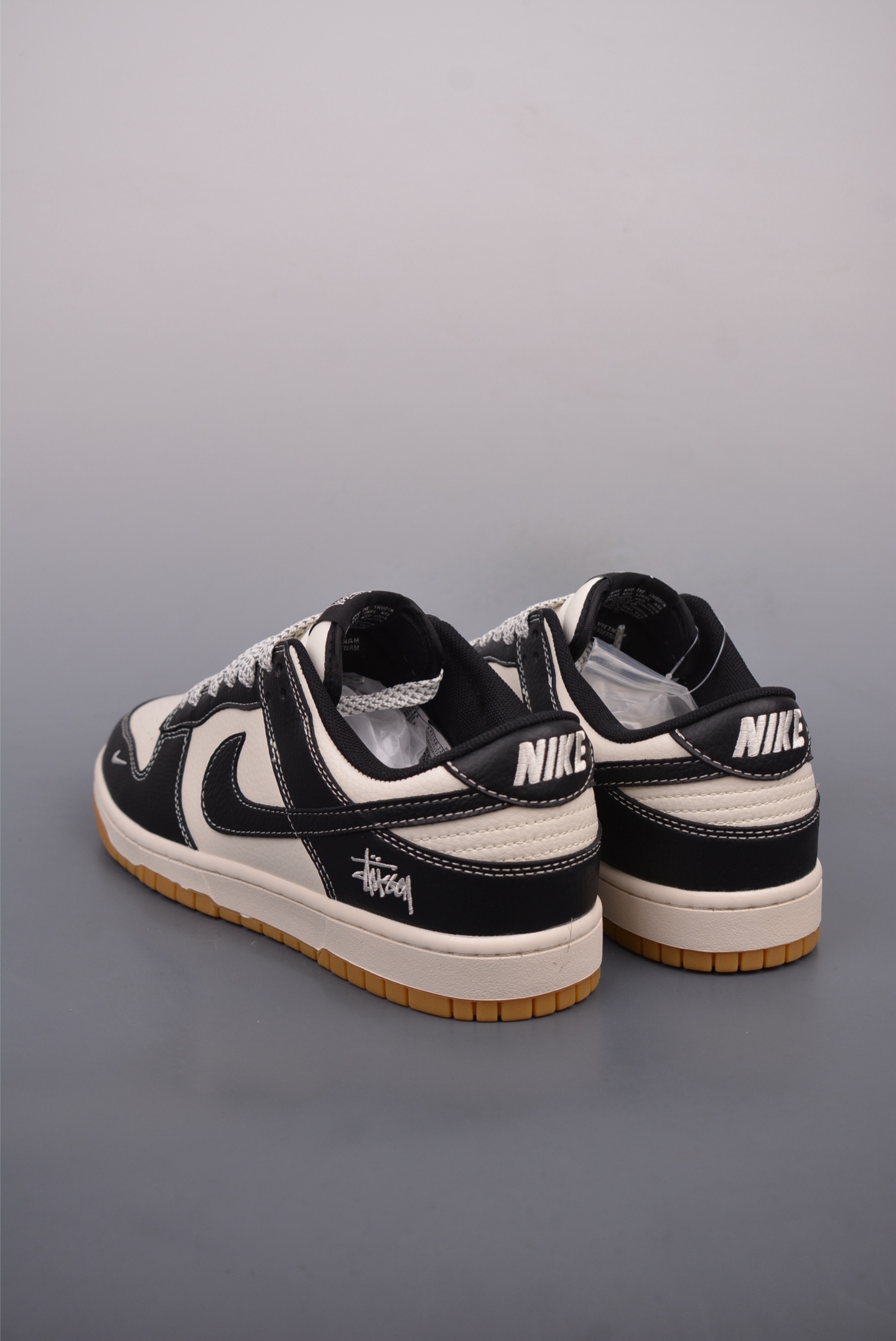Nike SB Dunk Low 斯图西联名  XX3168-120