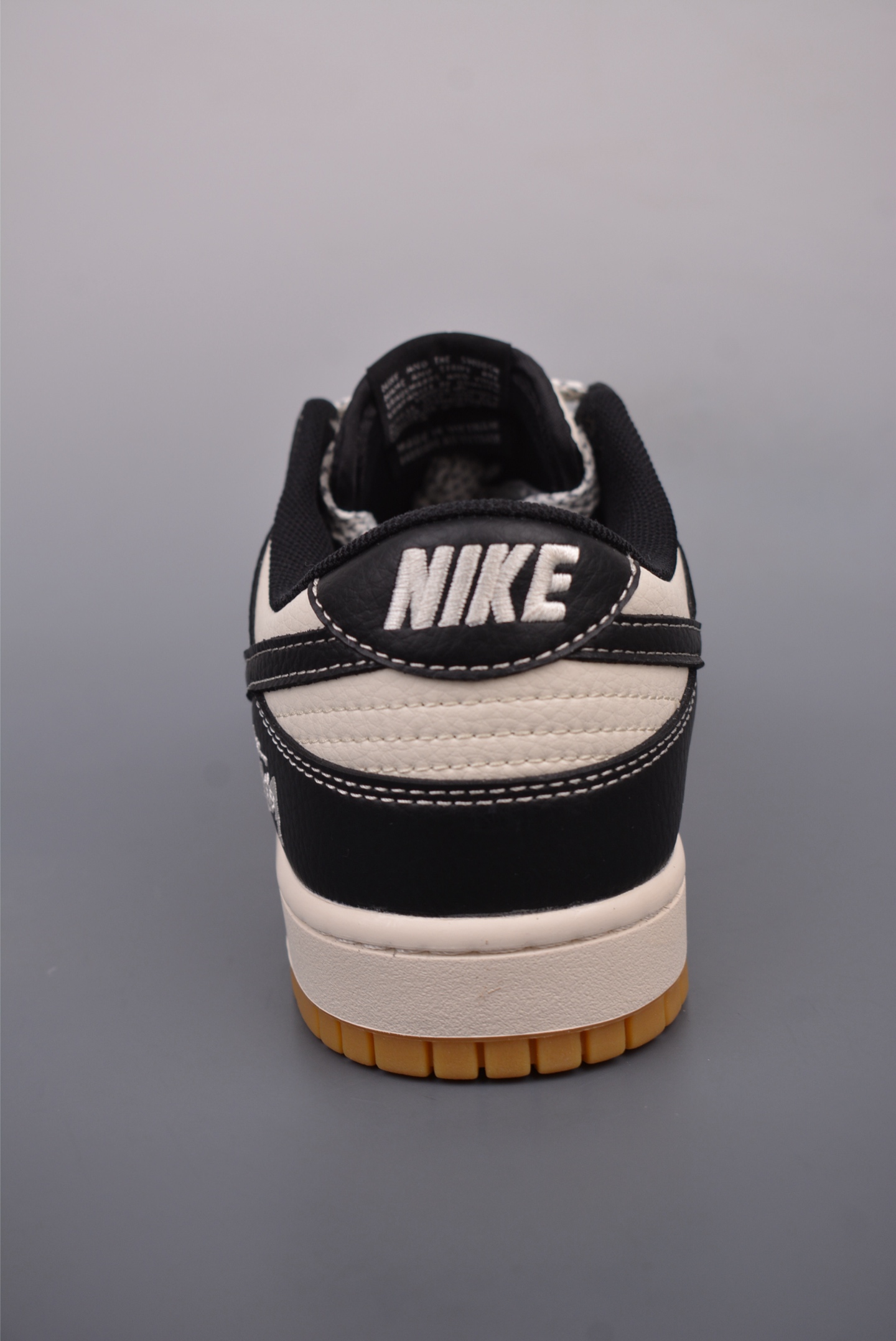 Nike SB Dunk Low 斯图西联名  XX3168-120