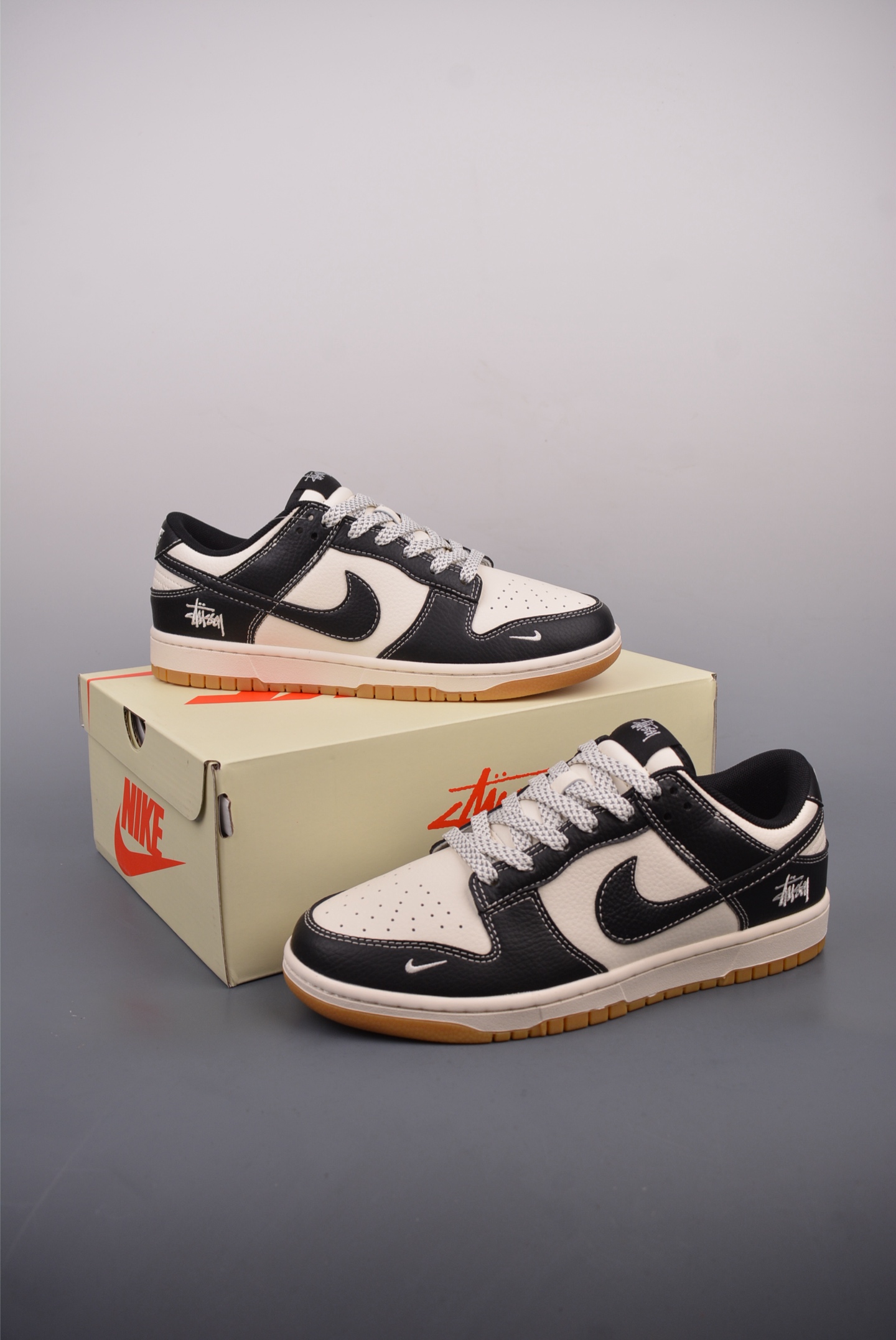 Nike SB Dunk Low 斯图西联名  XX3168-120