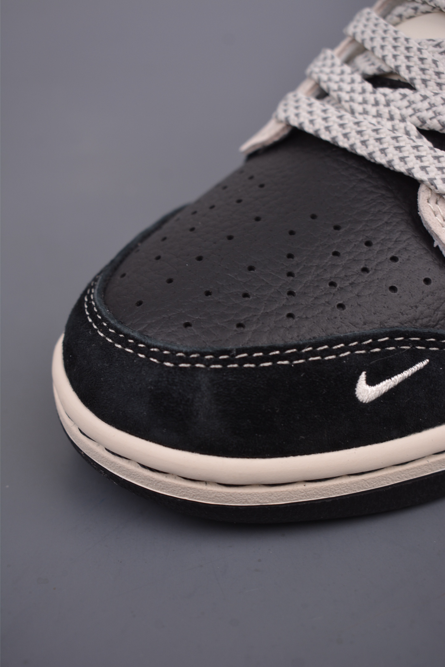 Nike SB Dunk Low 斯图西联名 XS1086-010