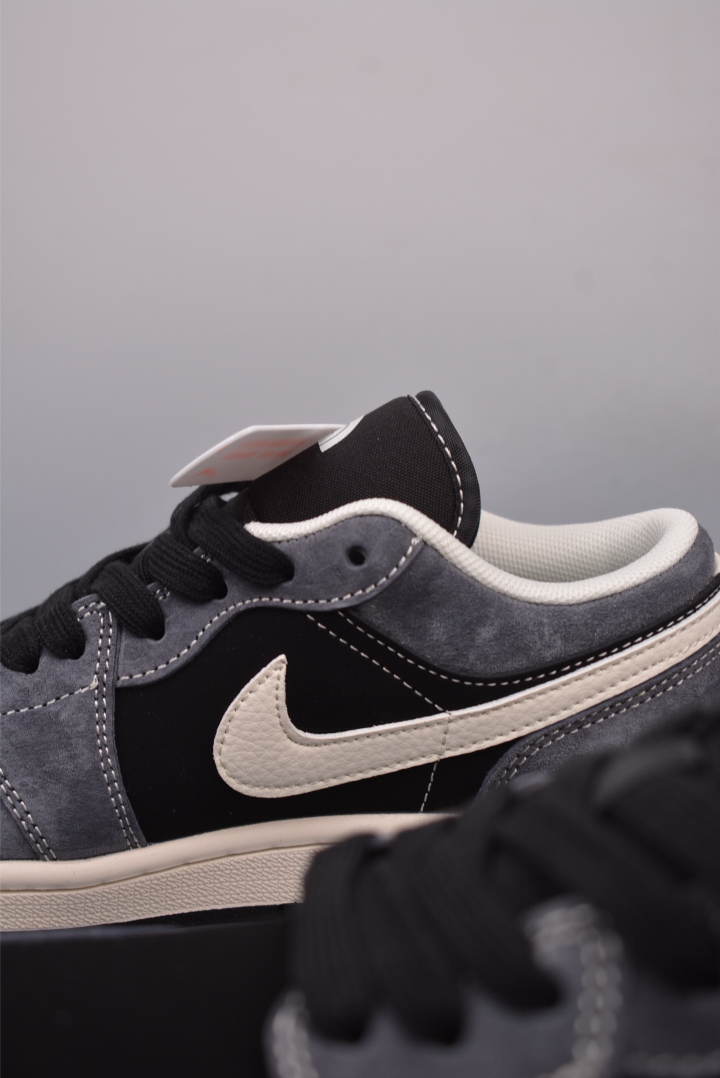 Nike Jordan Air Jordan 1 Supreme联名  XX3318-510