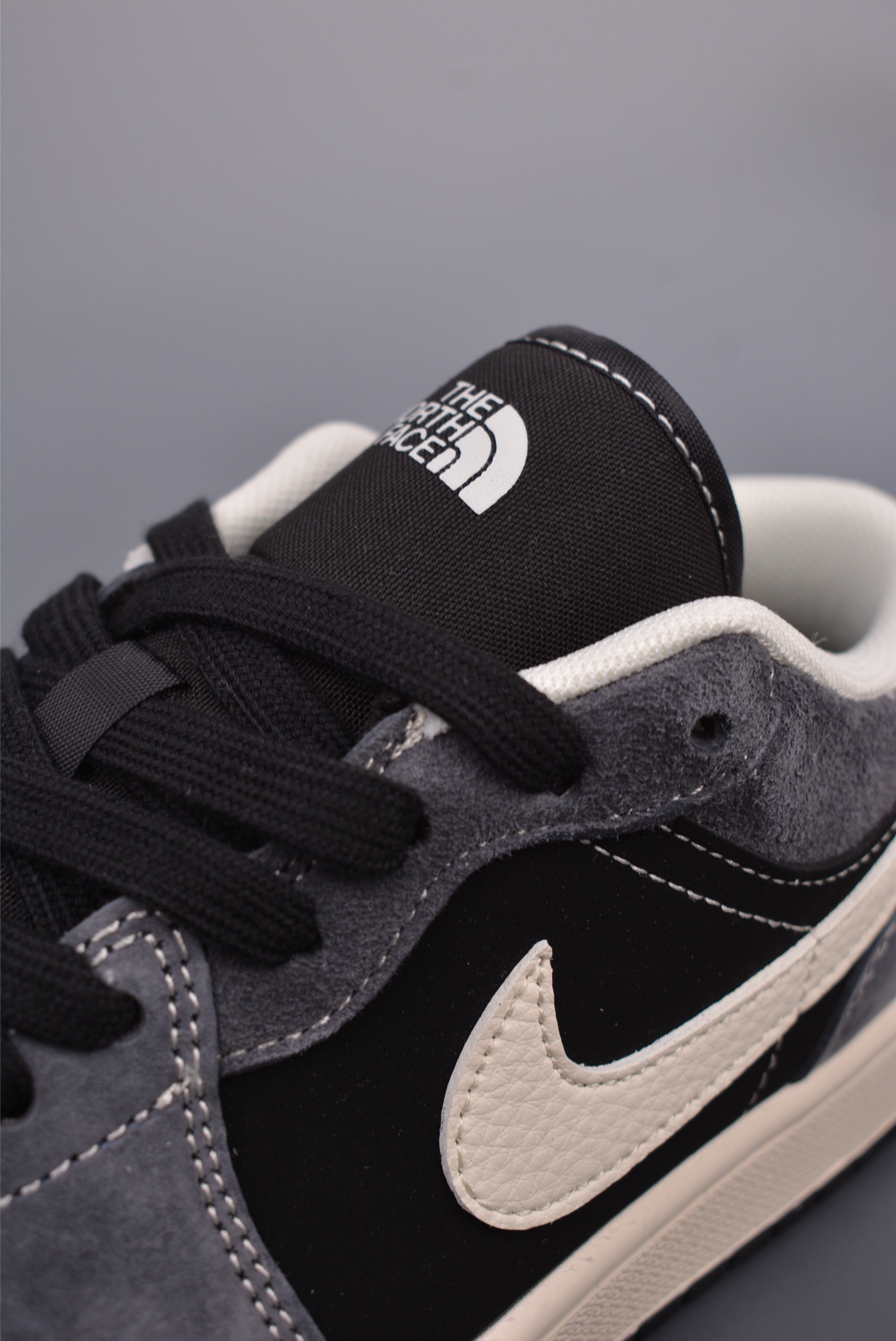 Nike Jordan Air Jordan 1 Supreme联名  XX3318-510