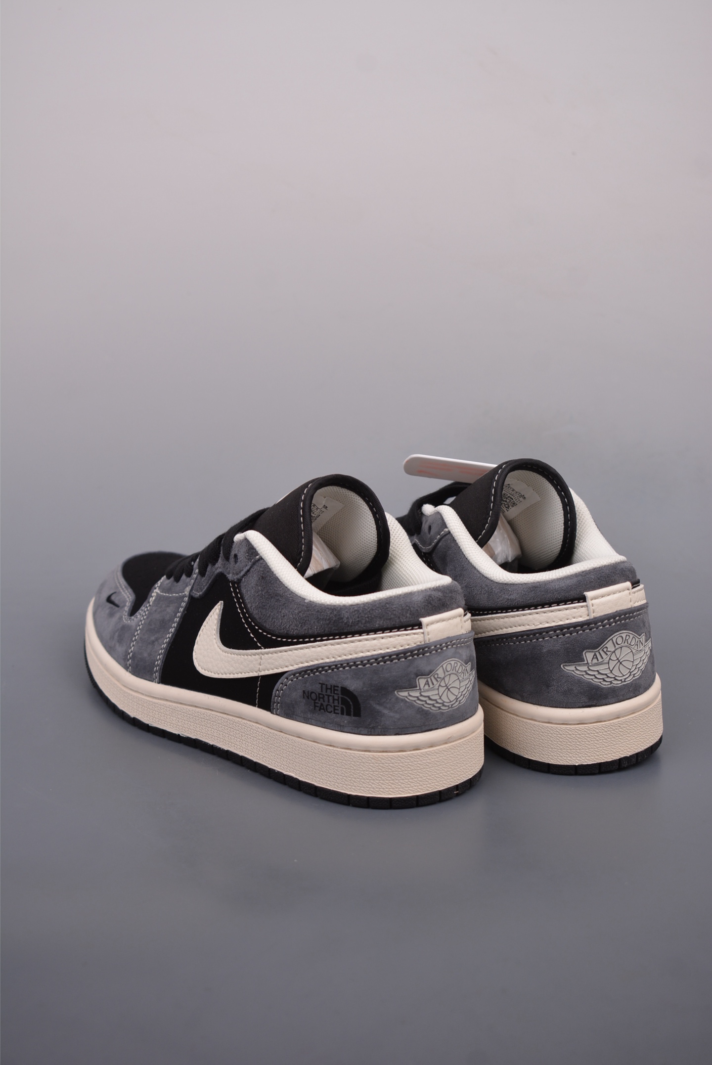 Nike Jordan Air Jordan 1 Supreme联名  XX3318-510