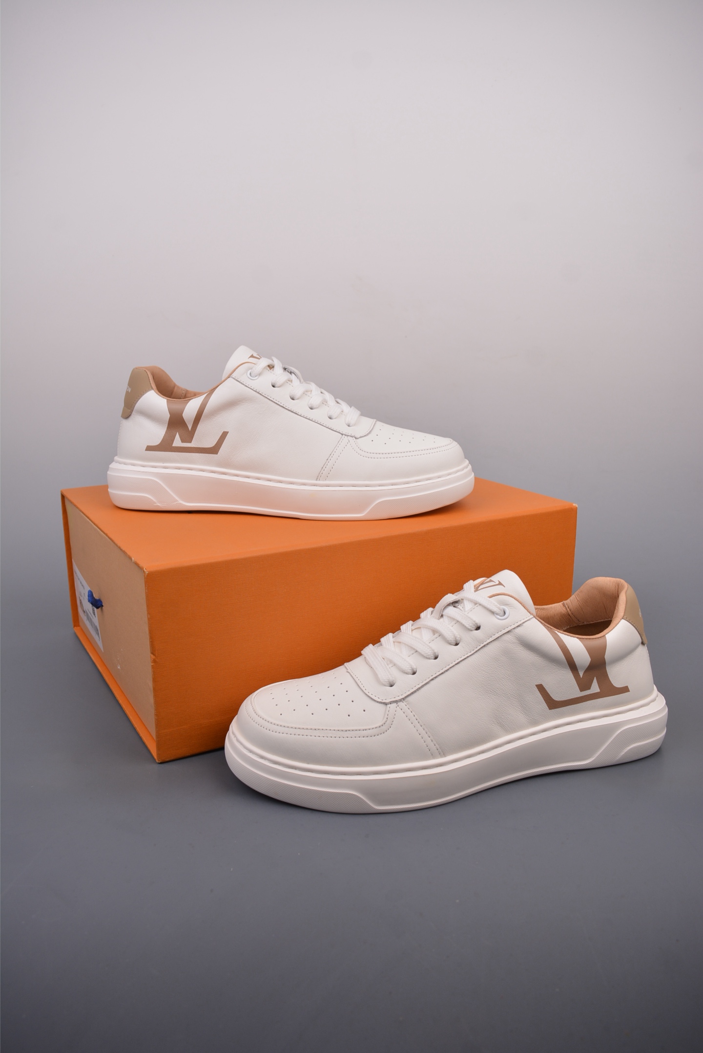 Louis vuitton Trainer Sneaker Low 休闲运动文化百搭篮球板鞋 51BCOLORE