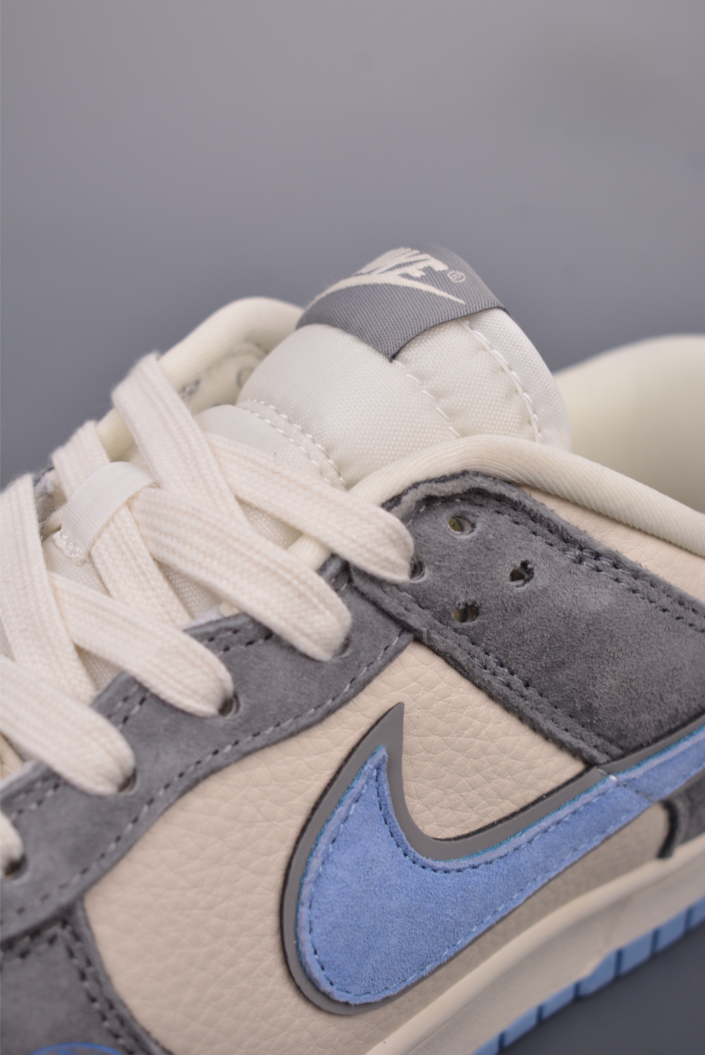 Nike SB Dunk Low 克罗心联名  KK1333-027